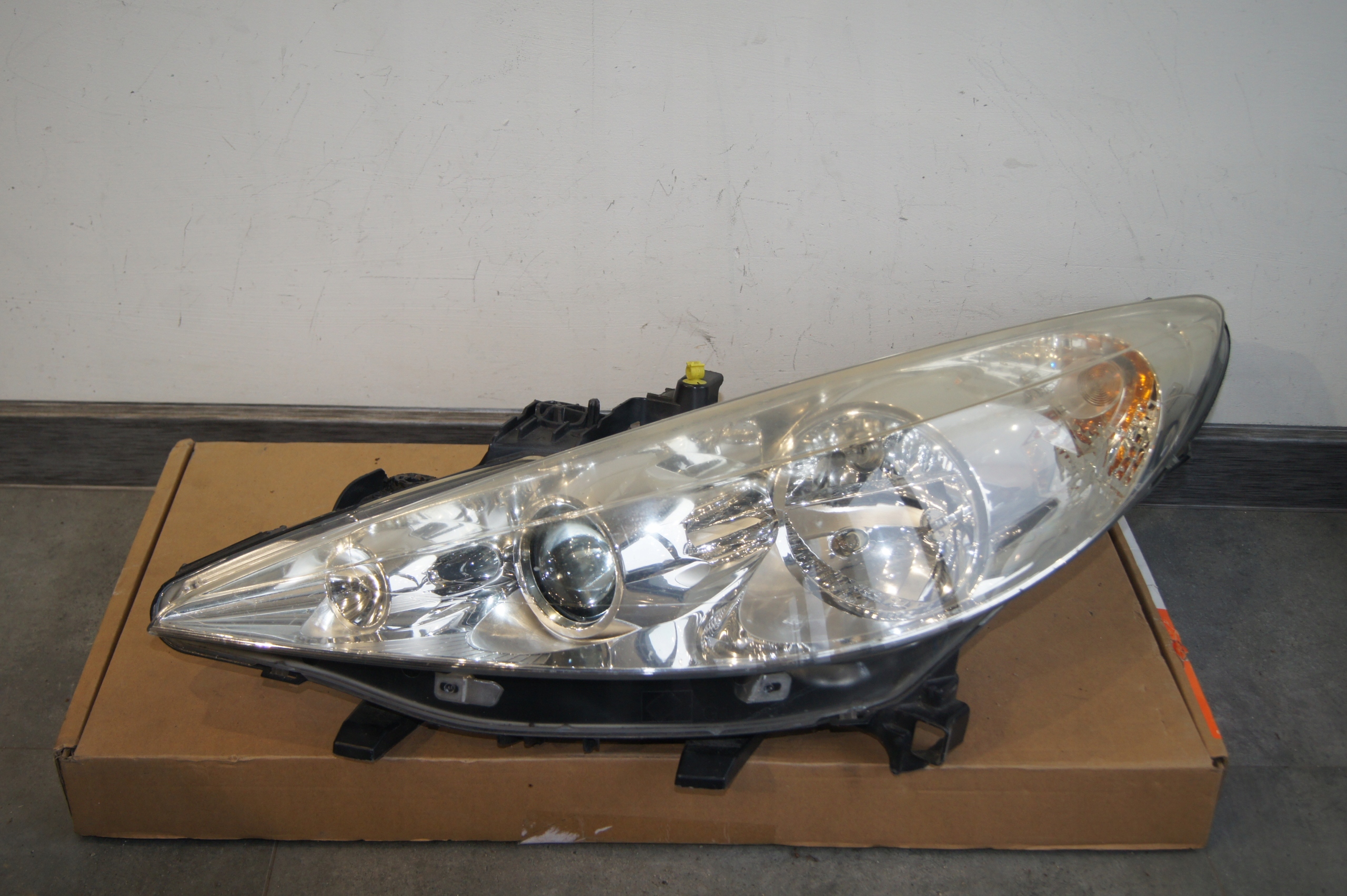 Peugeot 207 Soczewka Lampa w Lampy przednie, reflektory lewe