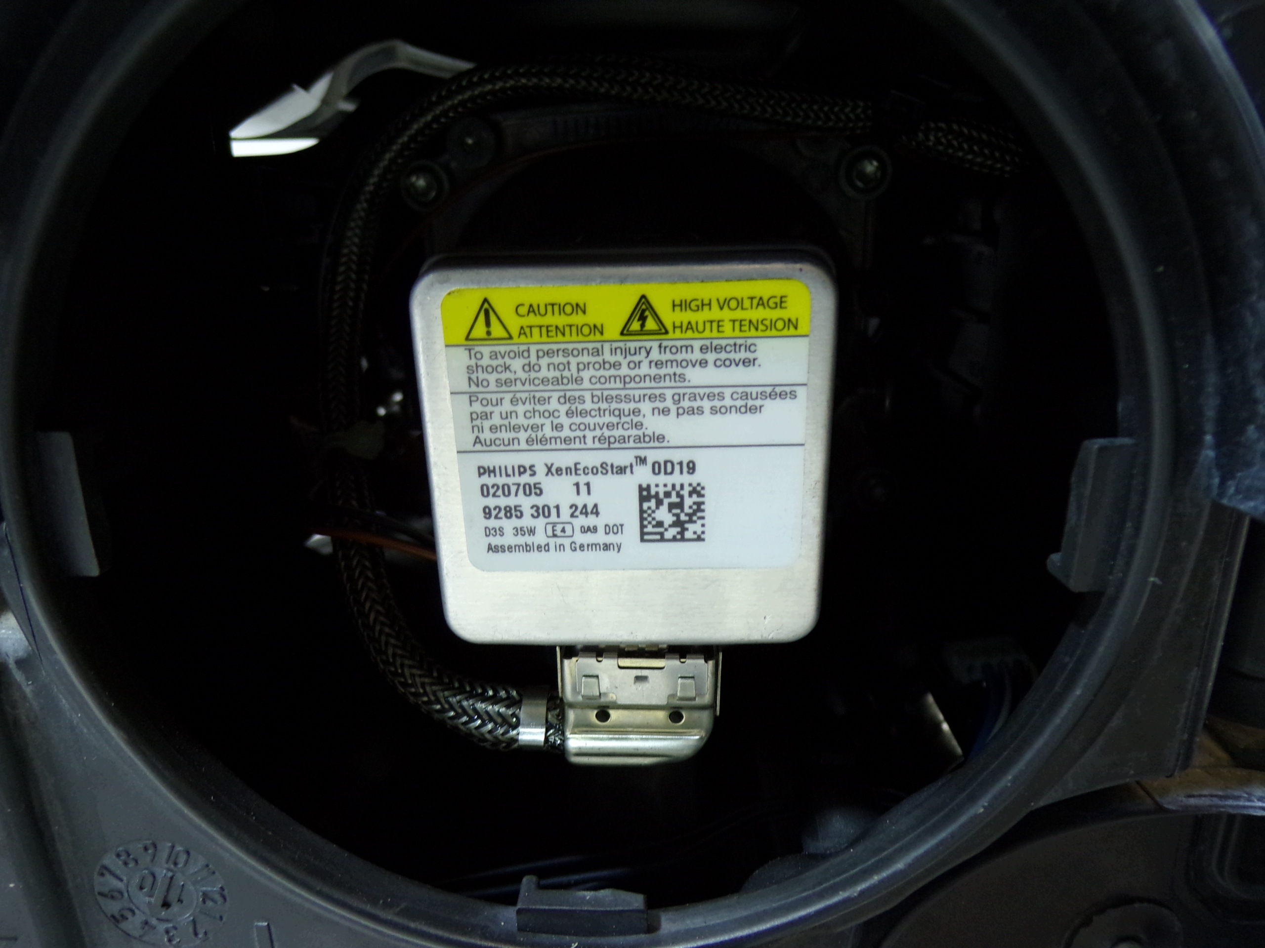 light front front left AUDI A4 B8 XENON (K1)
