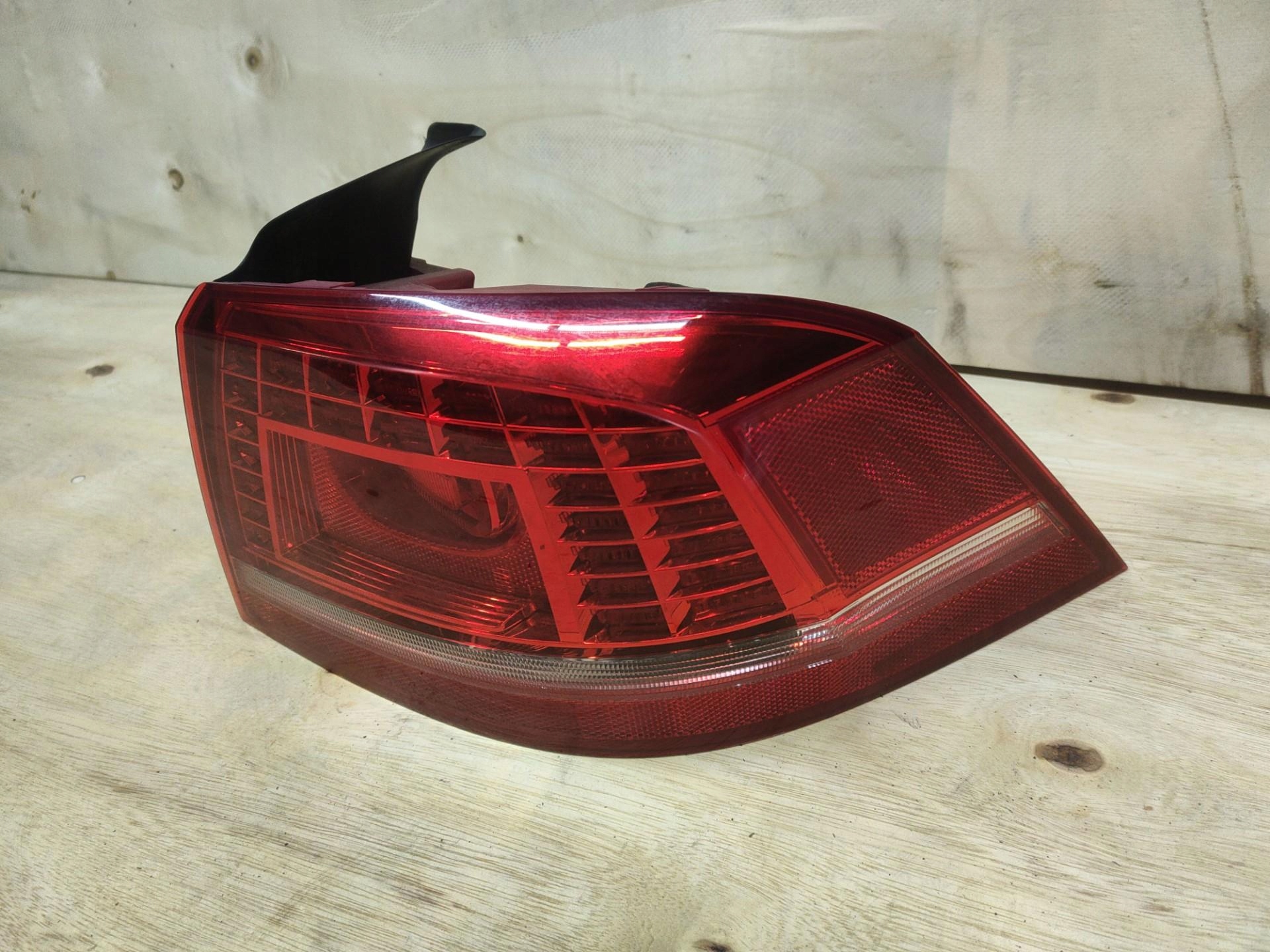 light rear right side Volkswagen Passat B7 2011 2SK010744-02