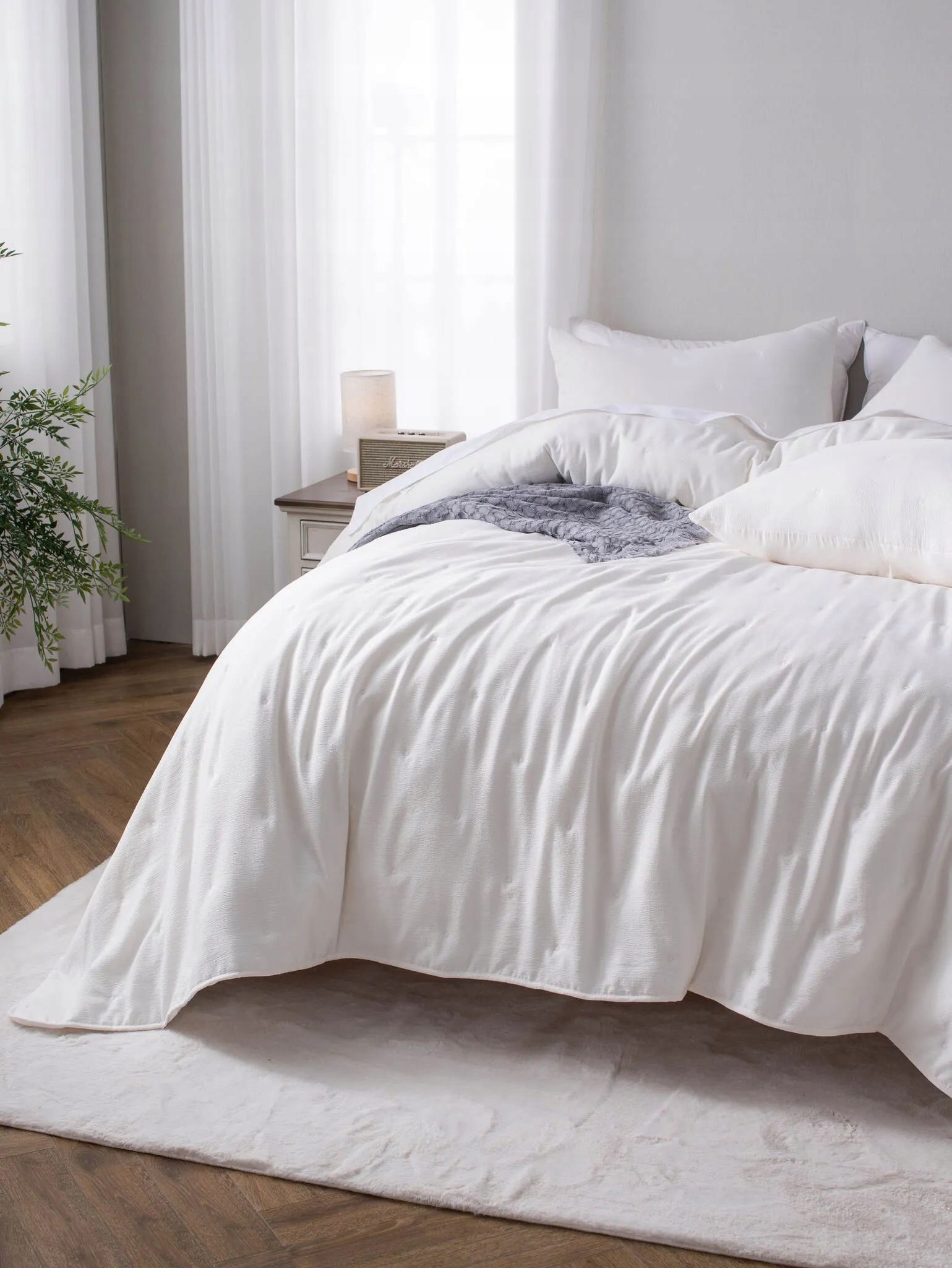 Dekorativní texturovaný přehoz Dotta 200x220 krémový s výšivkou puntíků