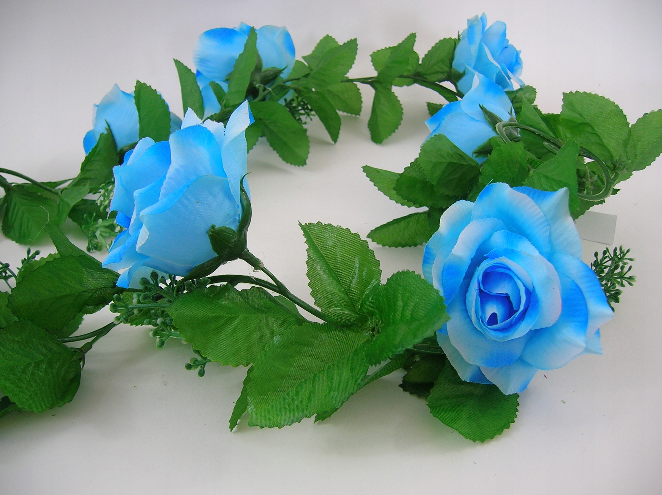 SZTUCZNE KWIATY GIRLANDA Z RÓŻAMI NIEBIESKIE RÓŻE Kod producenta GMNIEB