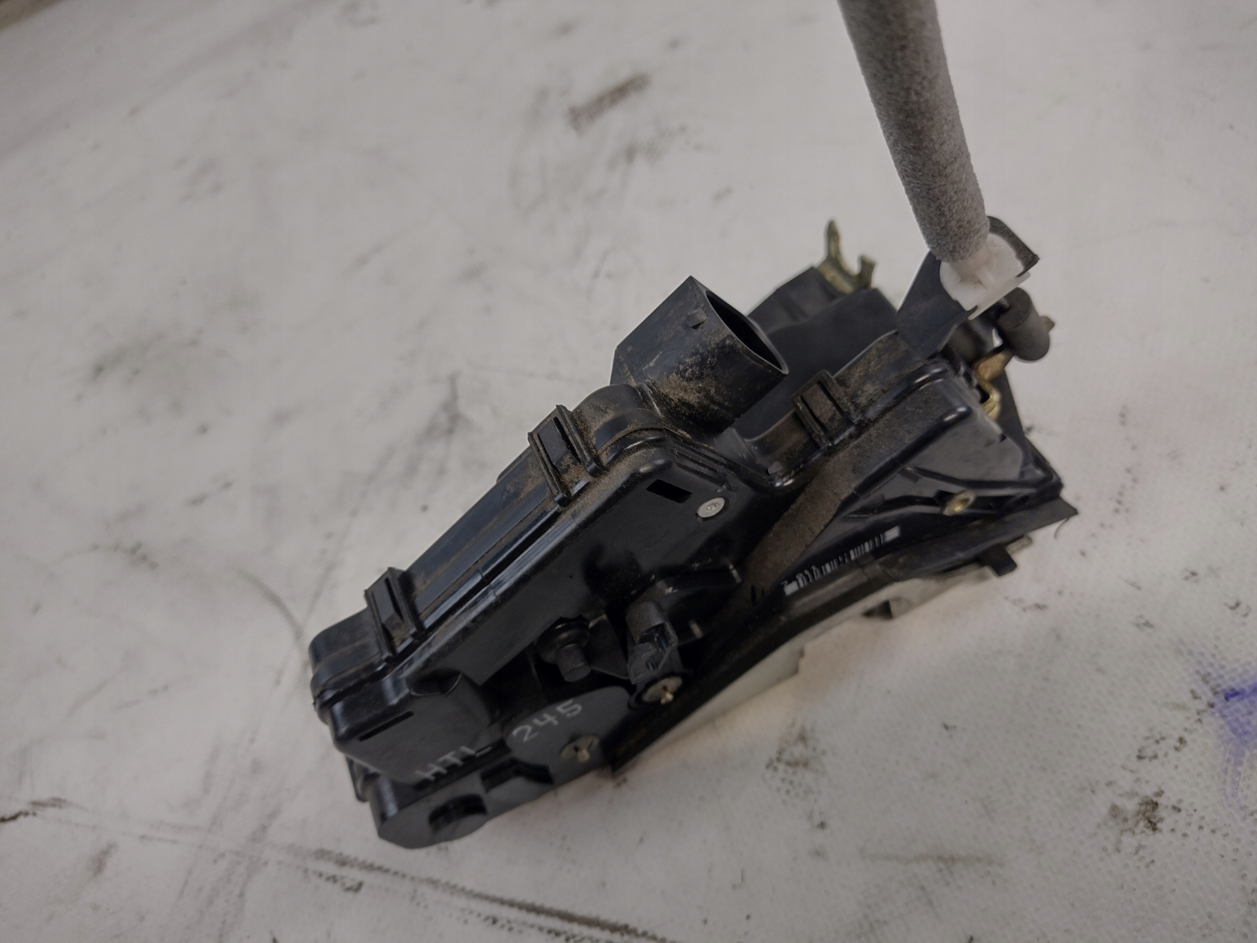 lock door left rear part BMW E46 lift sedan