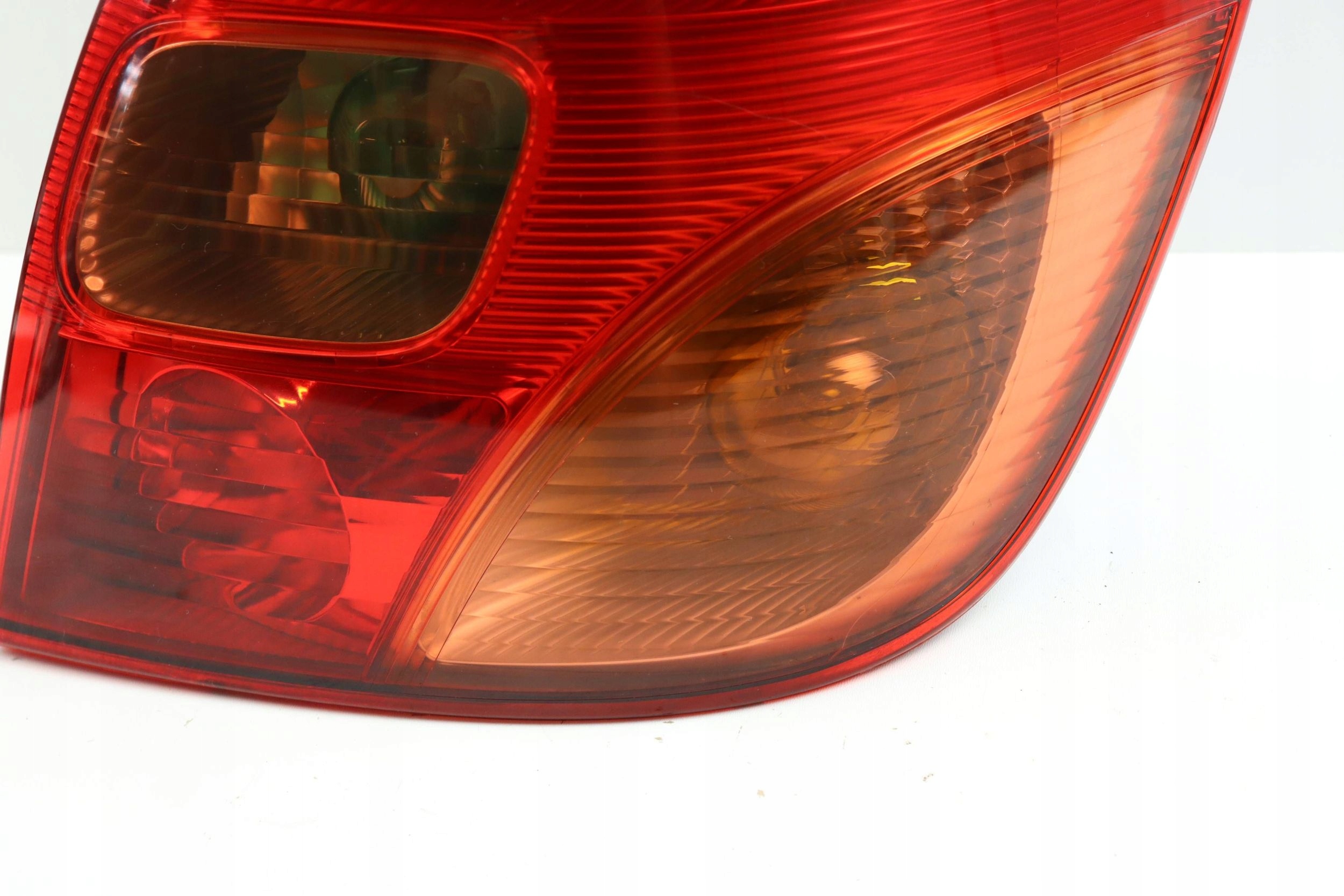 TOYOTA COROLLA VERSO E12 light right rear part rear EUROPA