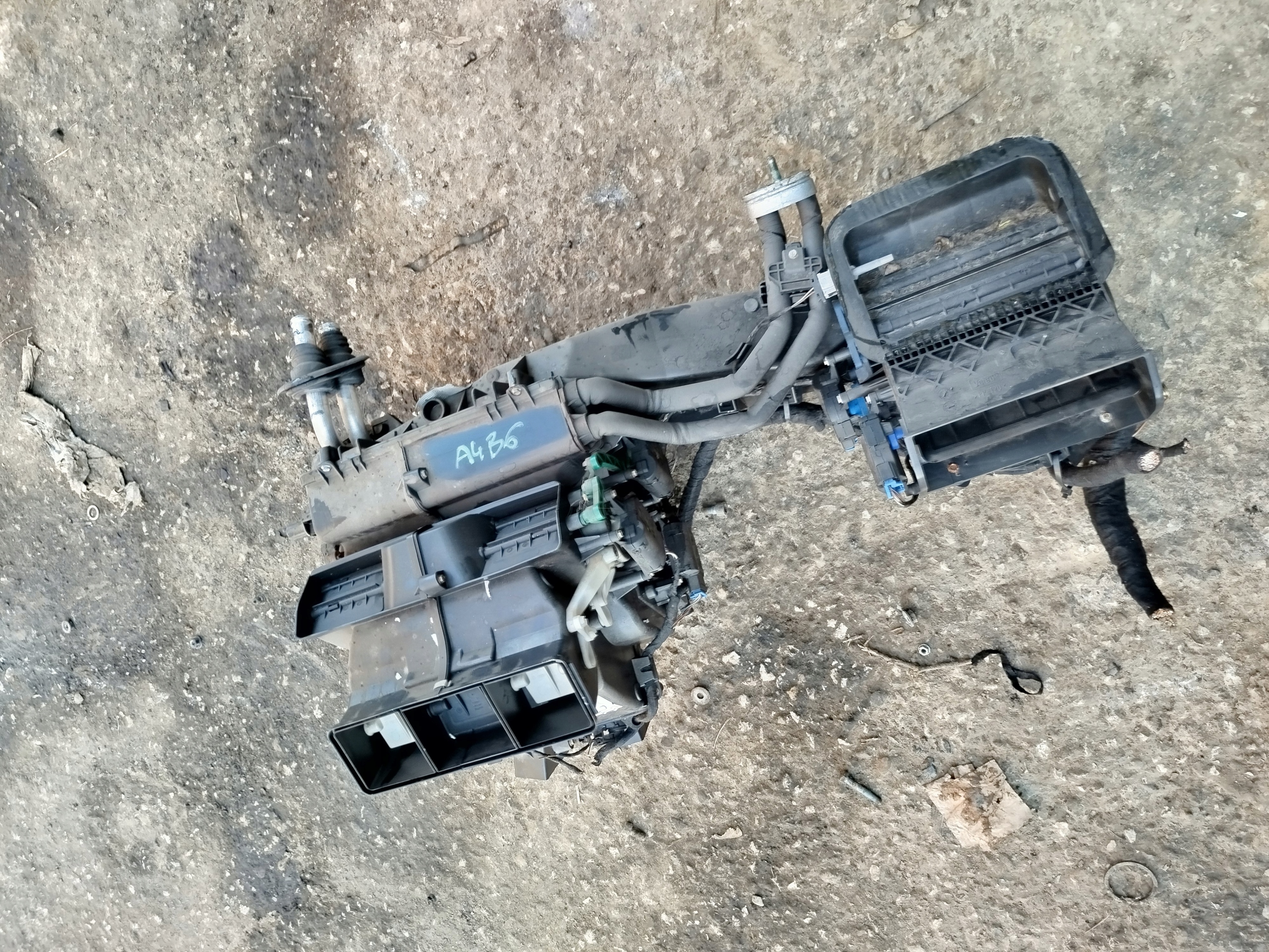 Audi OE 8e1820005B радиатор отопителя