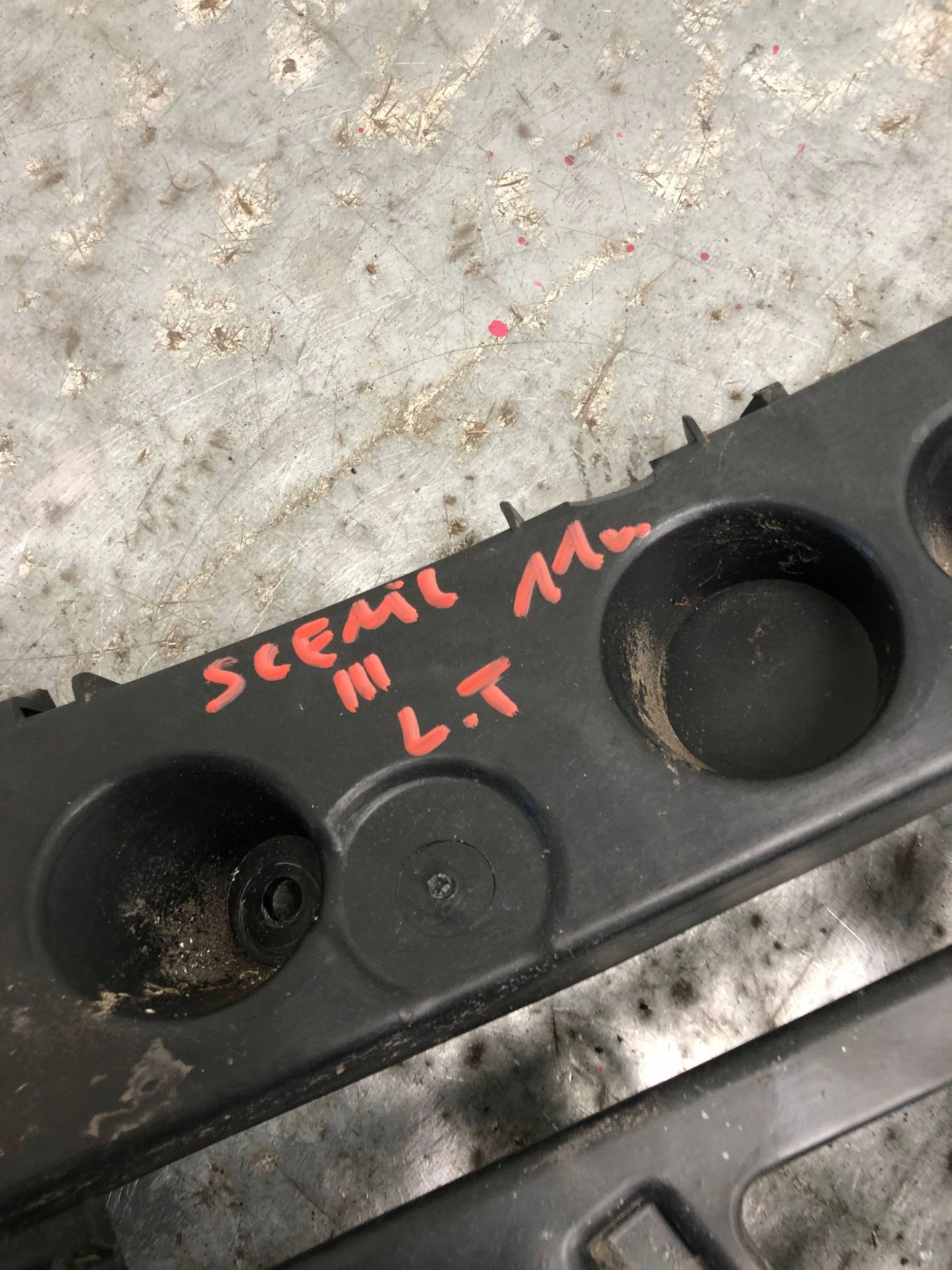 bumper bracket left rear part RENAULT SCENIC III 850451587R