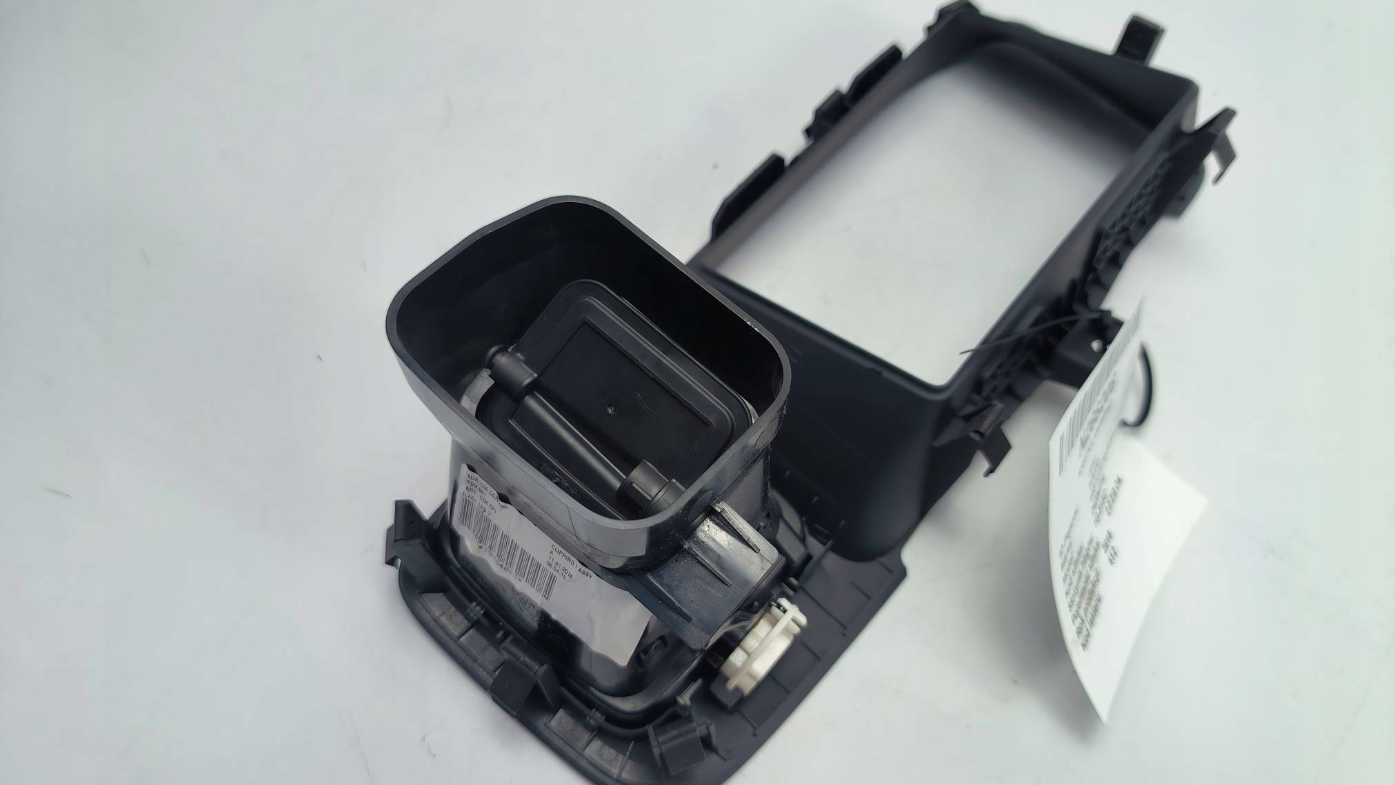 grid air conditioning devices VOLVO V60 and LIFT R-design
