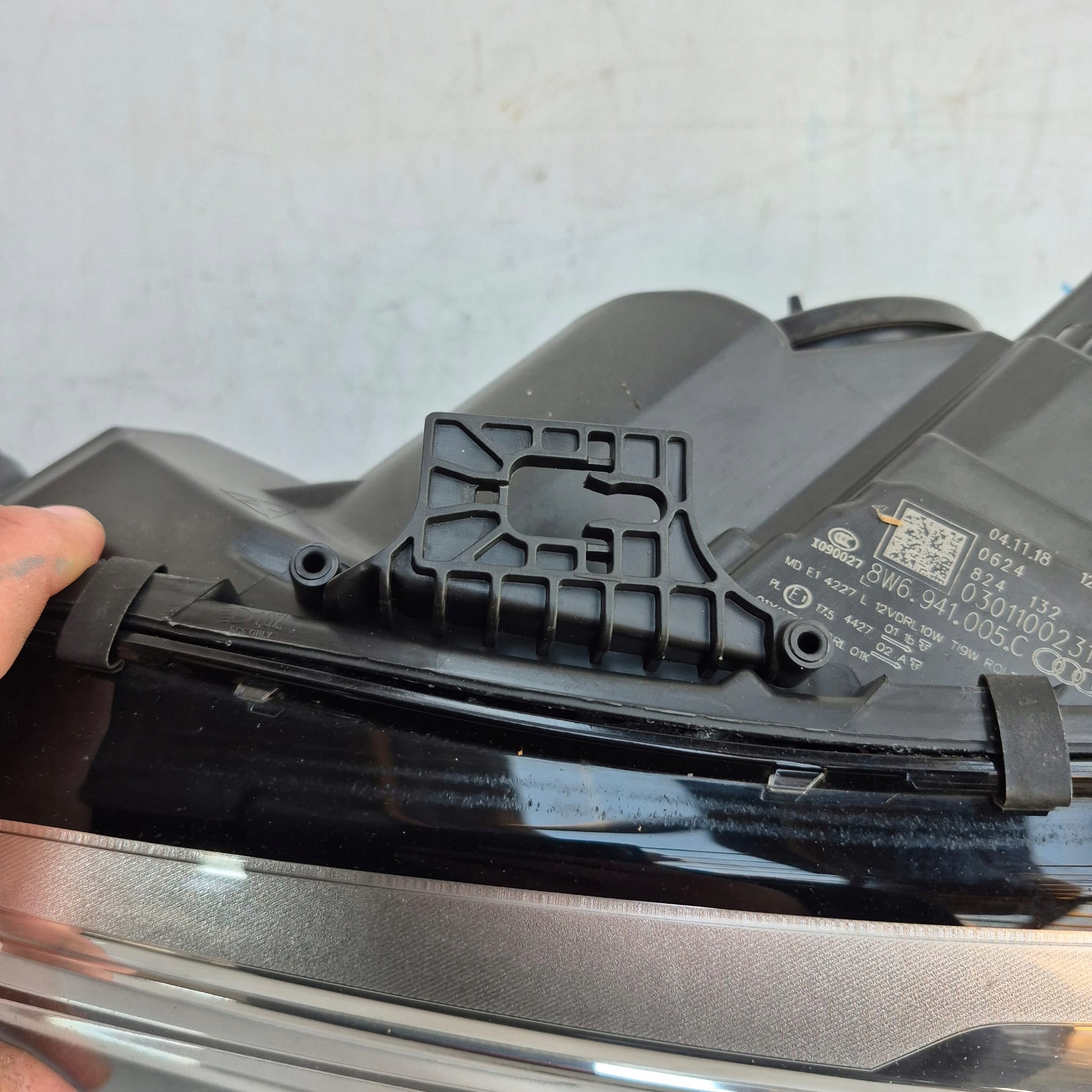 AUDI A5 8W 8W6 16- light left front front BI-XENON 8W6941005C