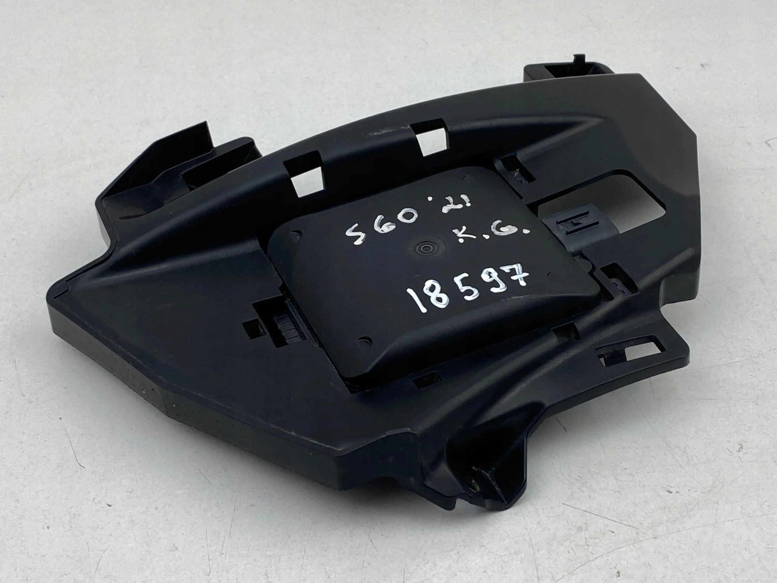 volvo XC40 18- XC60 II XC90 V60 Датчик 32286570