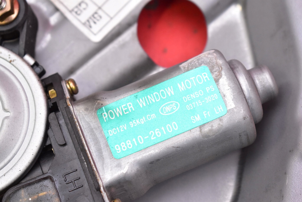 window regulator left front EU 82470-26050 HYUNDAI SANTA FE 1 and 04-13