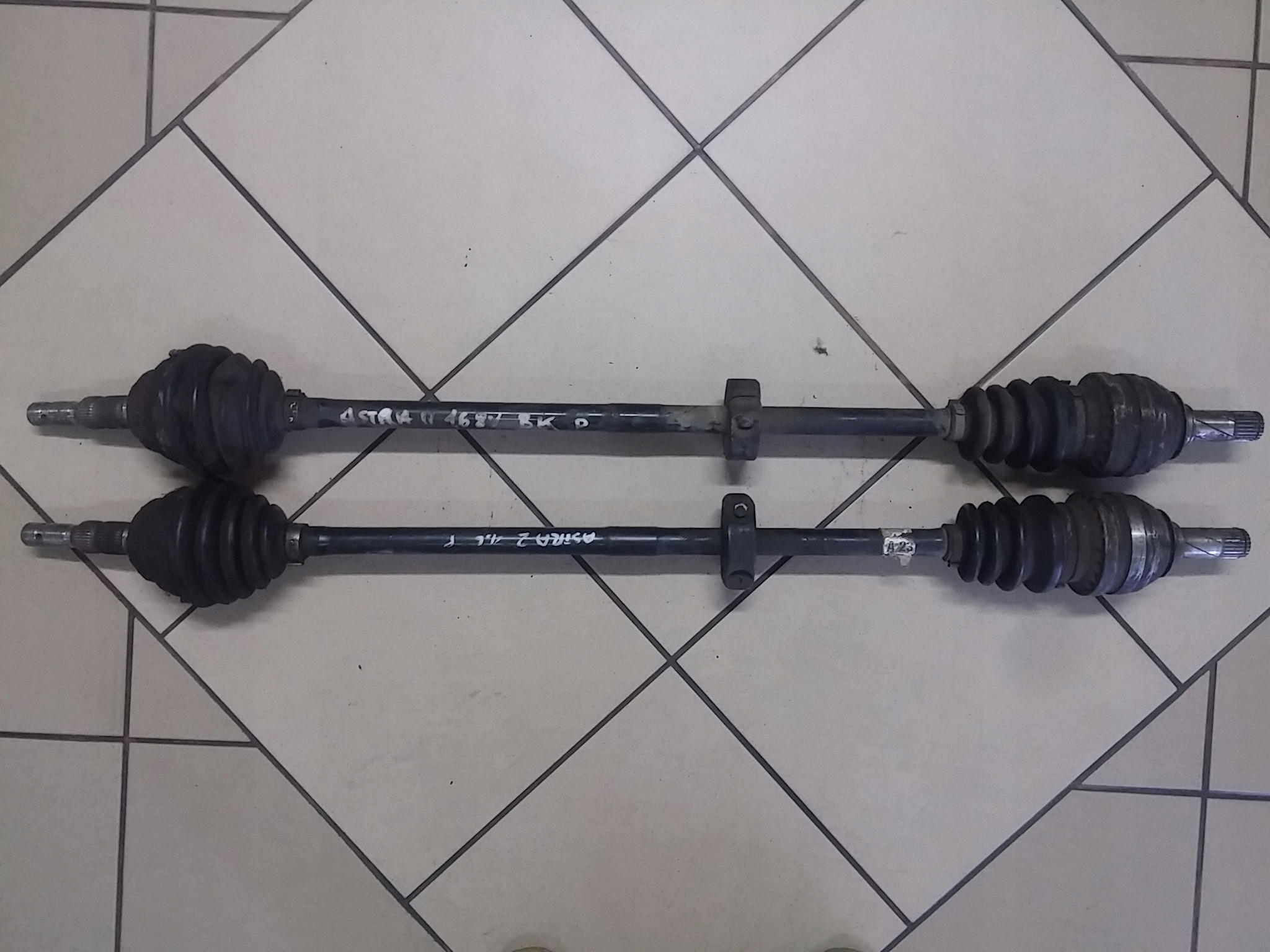 OPEL ASTRA 2 II G 1,6 8V PÓŁOŚ PRAWA KOMPLETNA