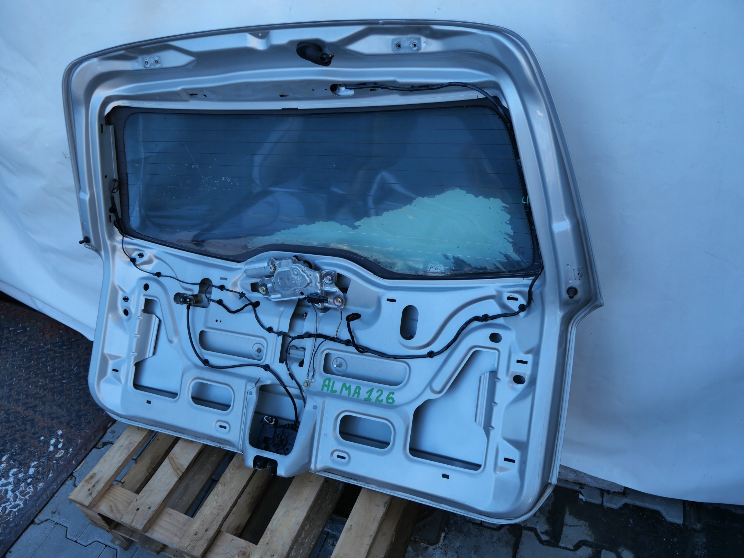FORD FOCUS MK1 KOMBI trunk door boot