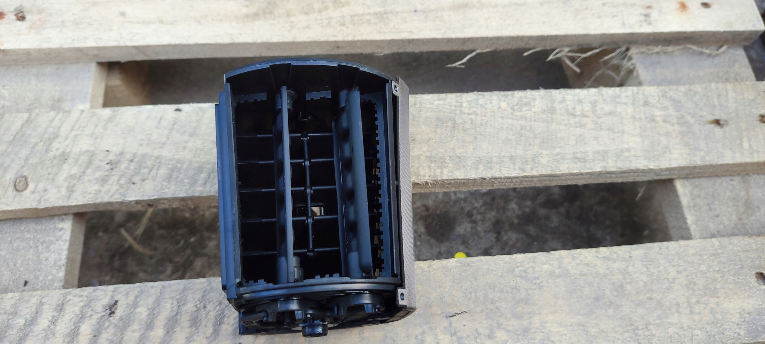 grid air conditioning devices rear tunelu srodkowego Jaguar XF
