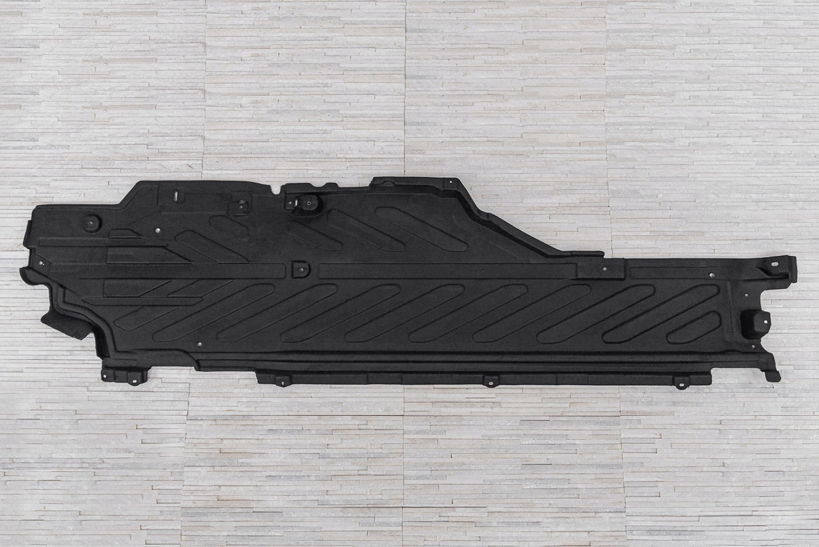 MERCEDES C-CLASS W205 14-21 MATERIAŁOWA OSŁONA PODWOZIA PRAWA A2056842000 EAN (GTIN) 5905226108330