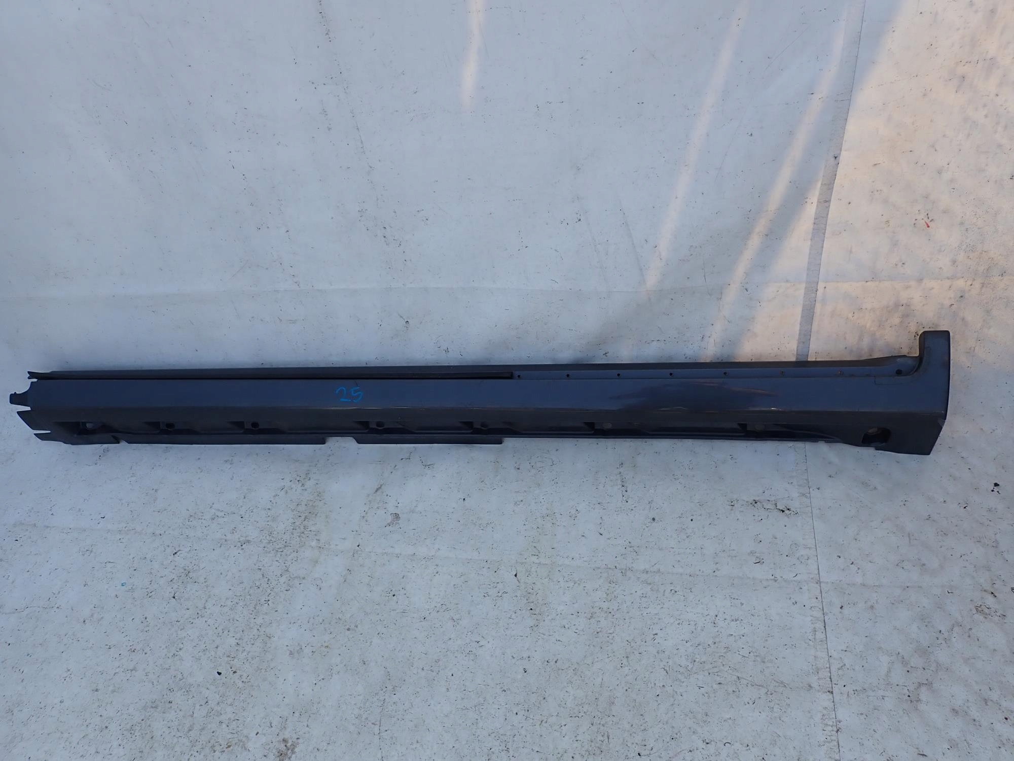 VOLVO V70 II LIFT 05-07 threshold moulding threshold left