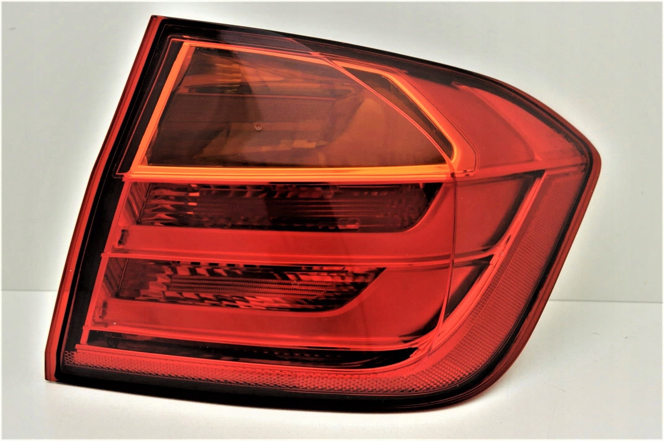 BMW 3 F 30 F30 2012- LAMPA TYLNA PRAWA NOWA LED ^ Strona zabudowy prawa