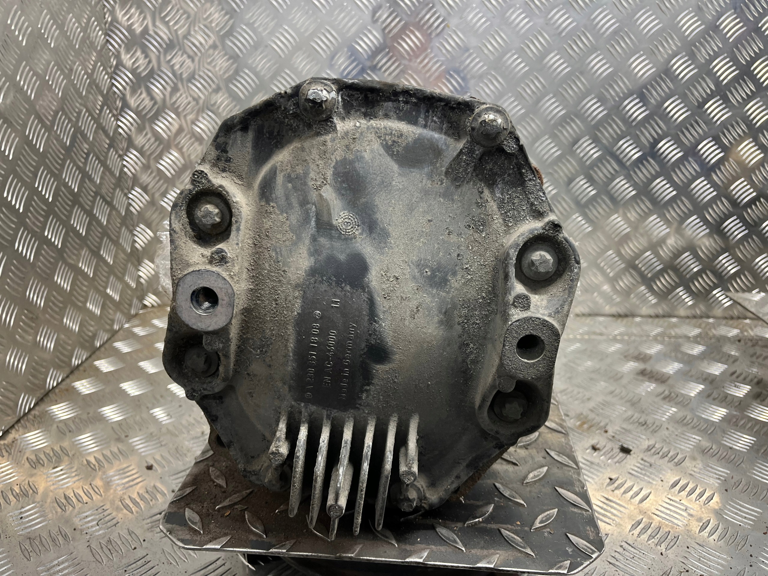 differential rear diff MERCEDES-BENZ E-KLASA W211 A2303511808 4.0 CDI 2.47