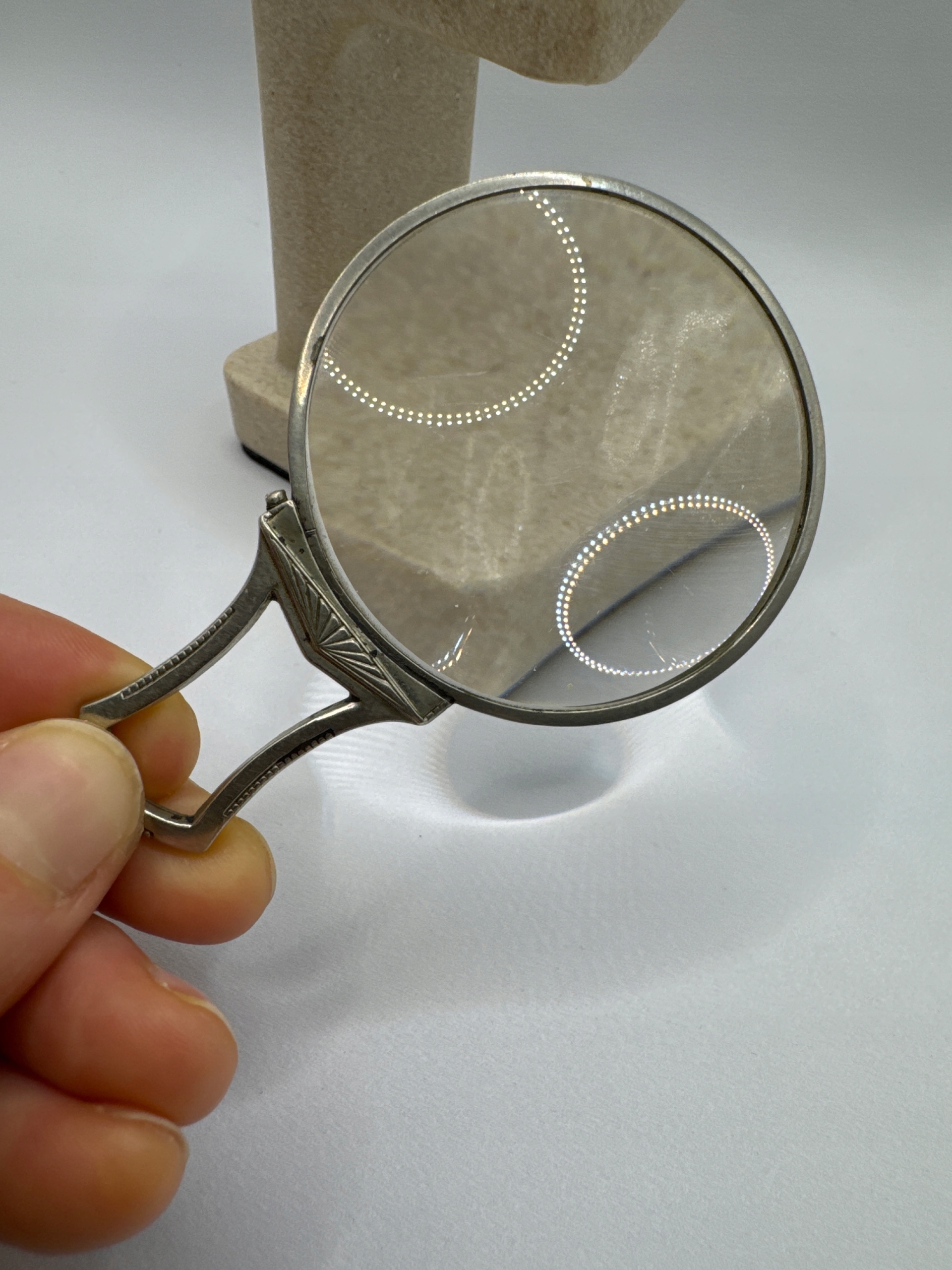 Lupa biurowa z oprawą