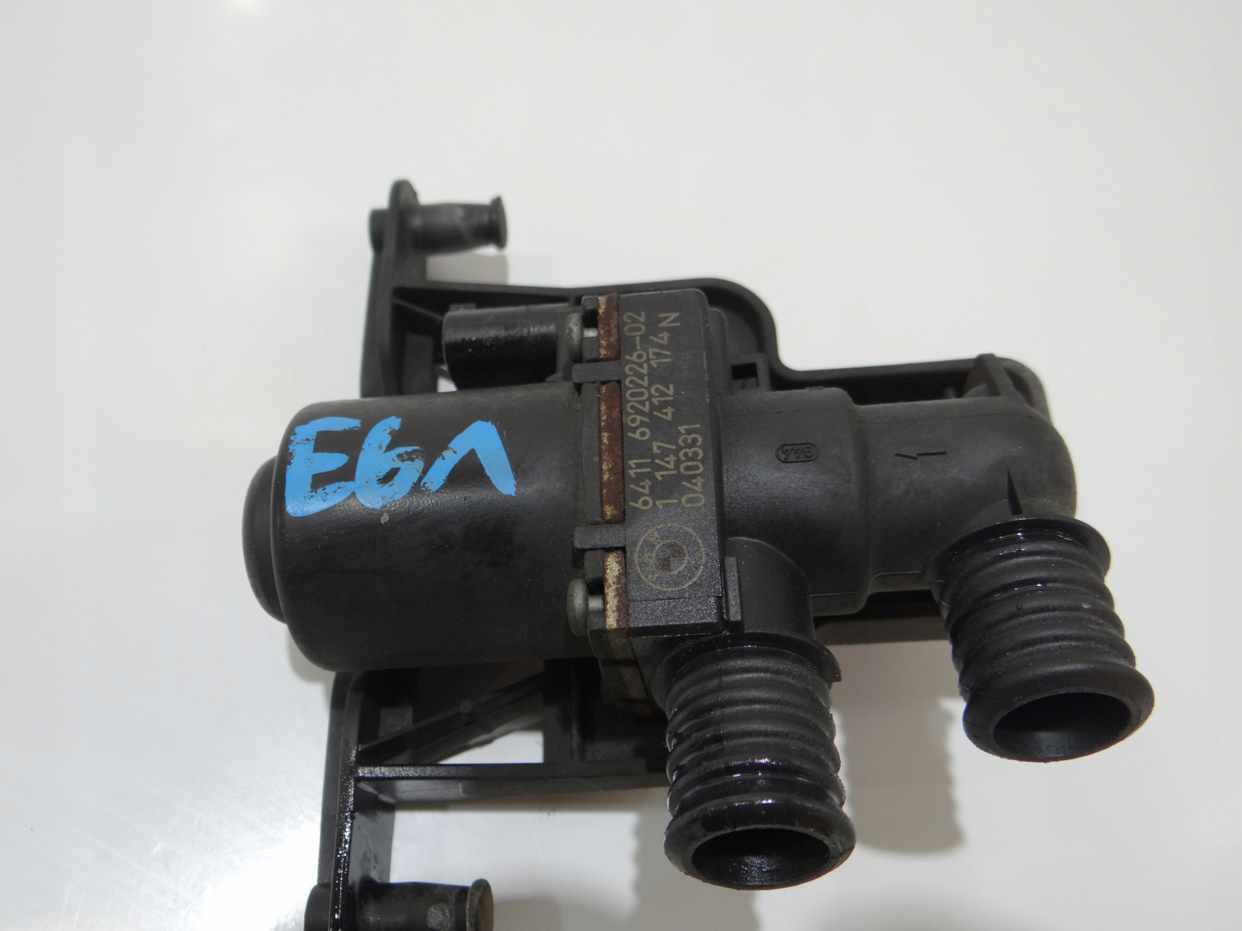 Pompe d’eau Électrovanne BMW E60 E61 6920226 (4647700)