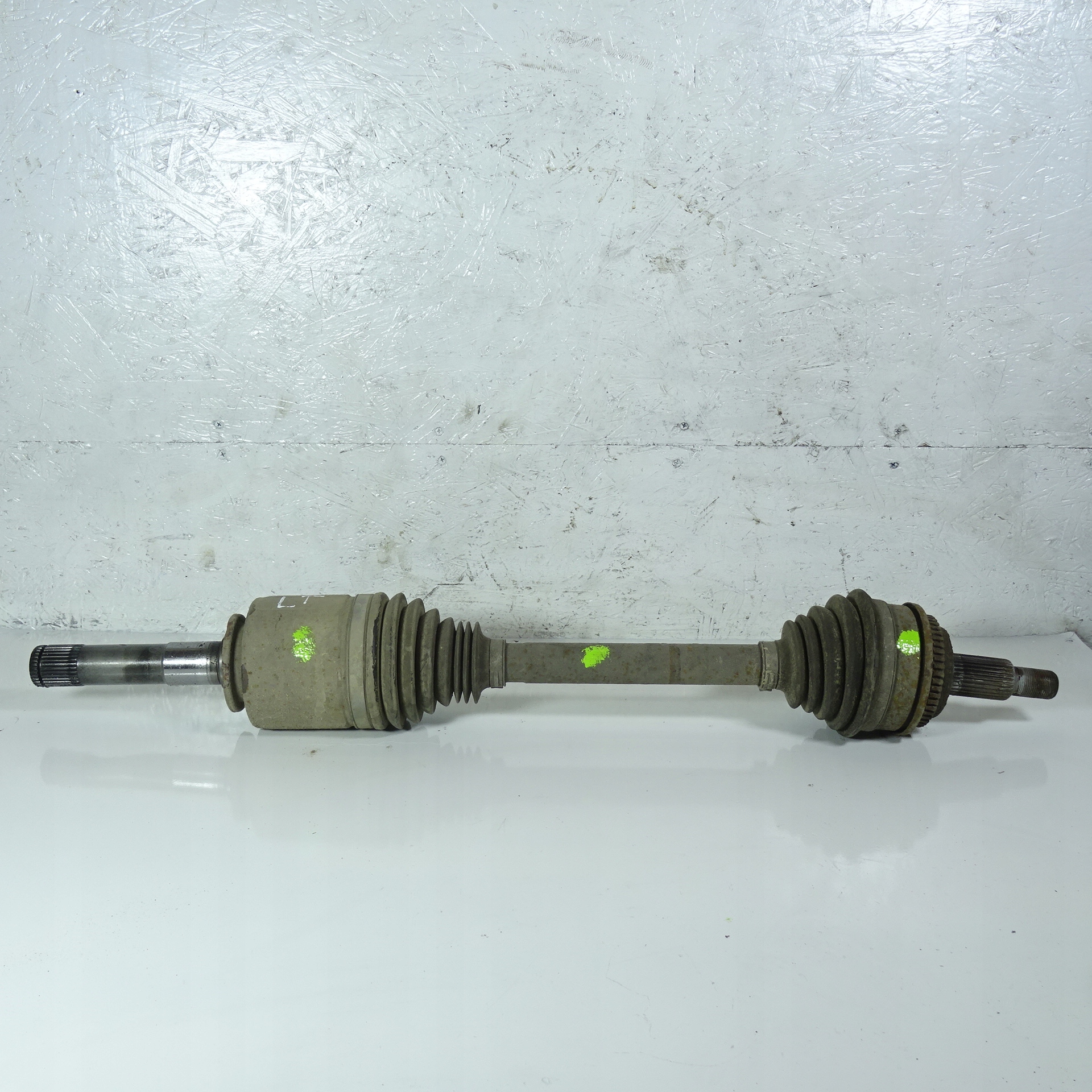RANGE ROVER SPORT 2.7TD semi-axis left rear part