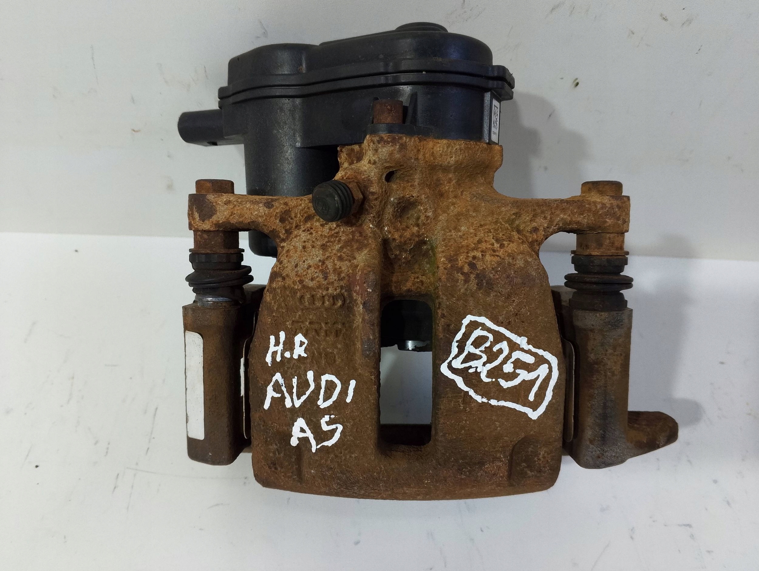 Audi A4 S4 B8 8K caliper right rear 32335478F (B251)