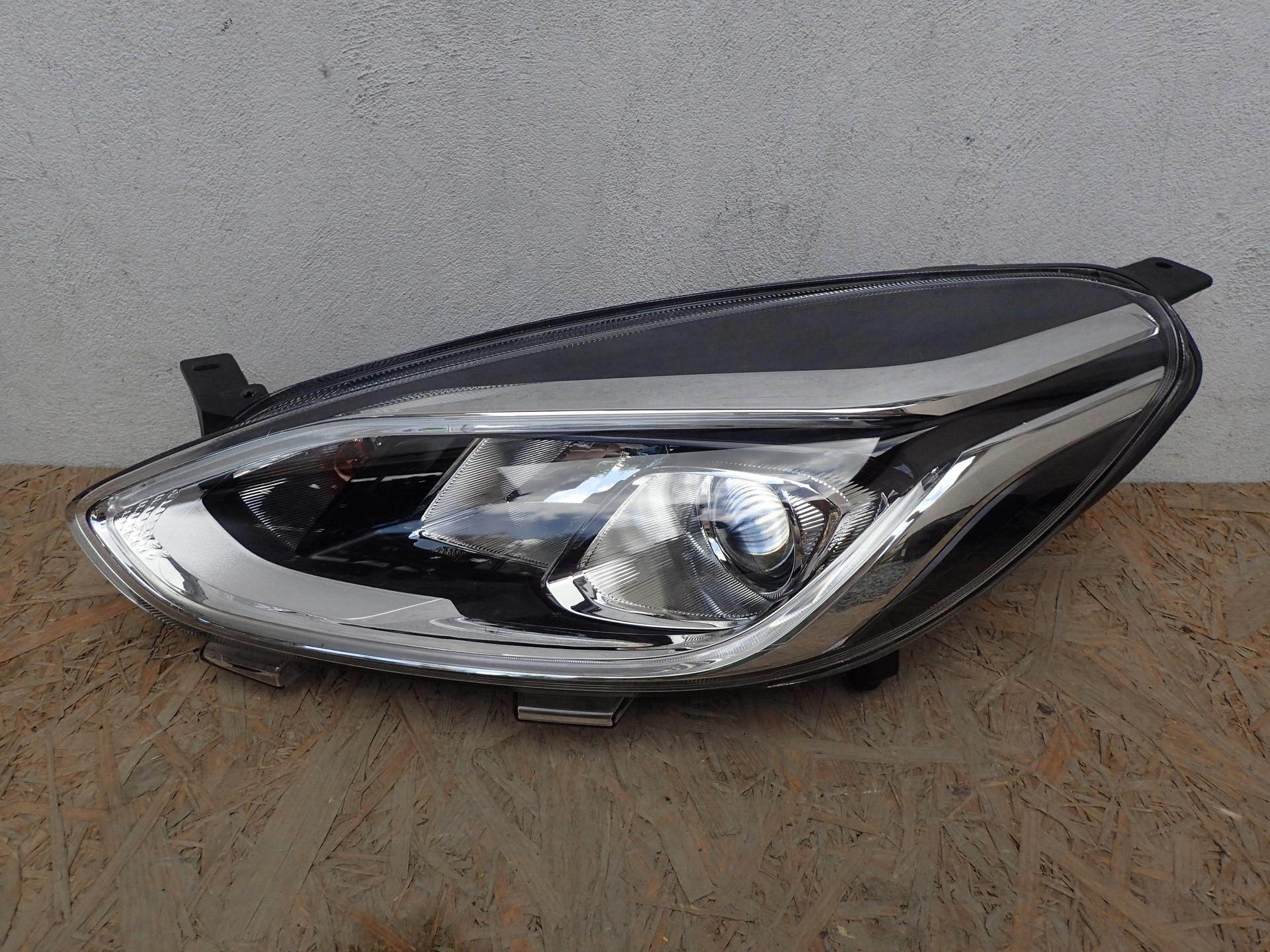 light left REFLEKTOR left FORD FIESTA MK8 VIII