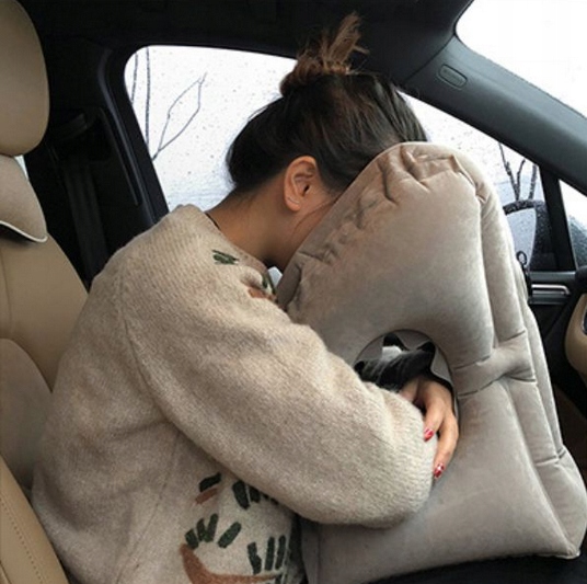 PODUSZKA PODRÓŻNA DMUCHANA POMPOWANA ZAGŁÓWEK DO SPANIA AUTA SAMOLOTU WELUR Marka inna marka