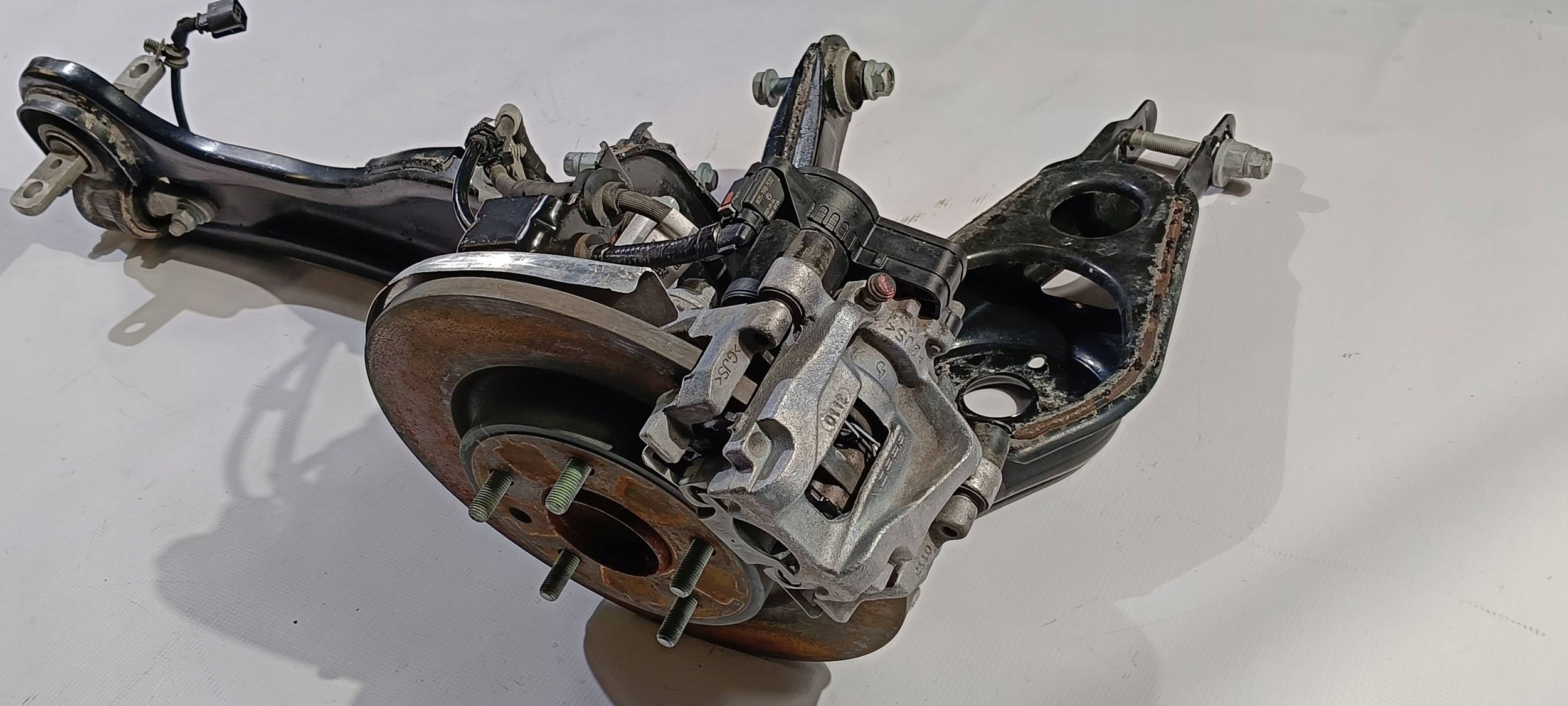 sususpension swing arm caliper disc rear part left Chrysler Pacifica 2021