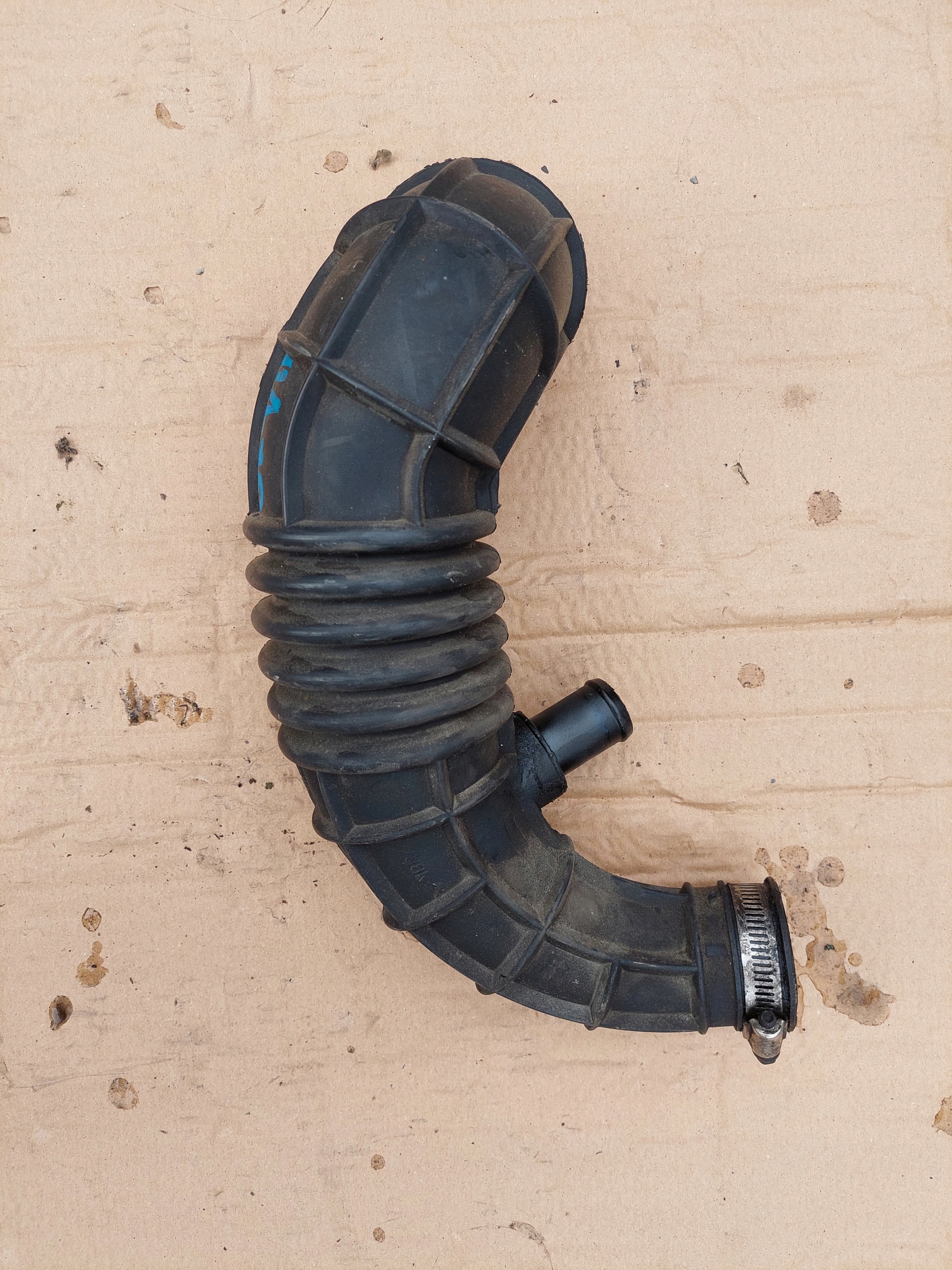 Suzuki Grand Vitara и 2.0 TD впускная труба впускной шланг