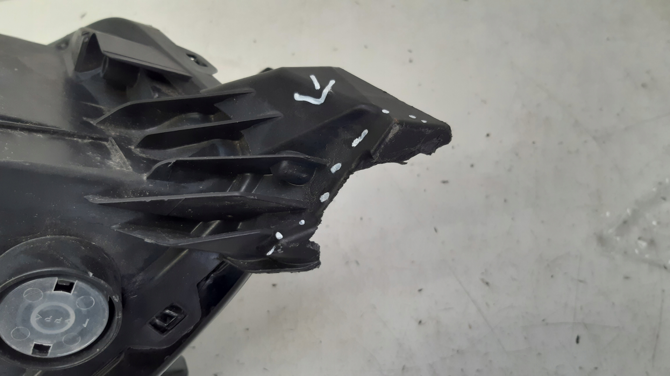 light left front LED Intell lux 9829463580 Opel Corsa F