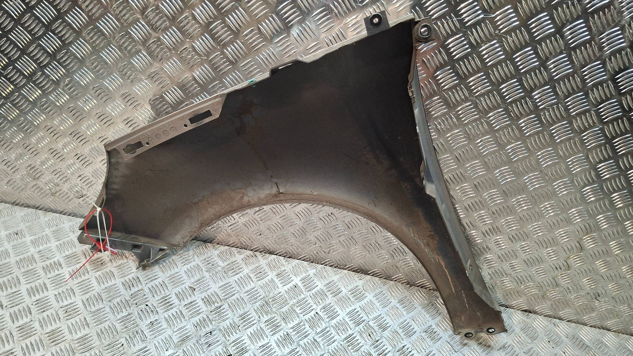 fender front right 631000970R RENAULT SCENIC III LIFT 2013-2016