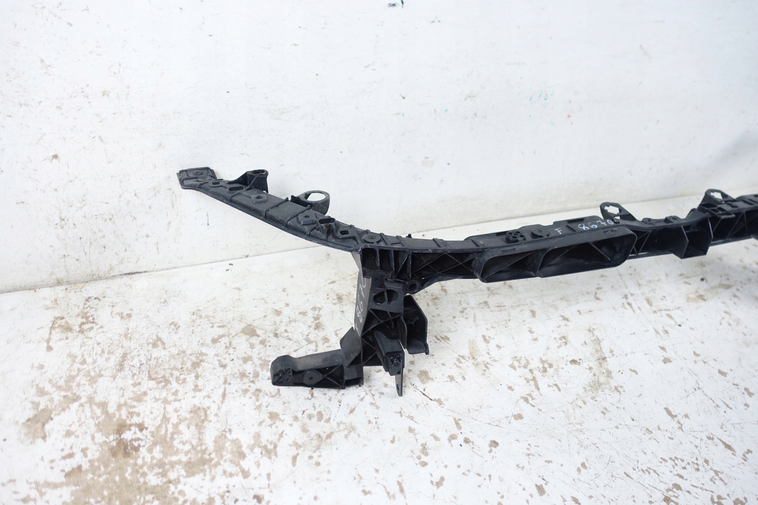 MERCEDES GLB GLA W247 bar, wall front A2476223300