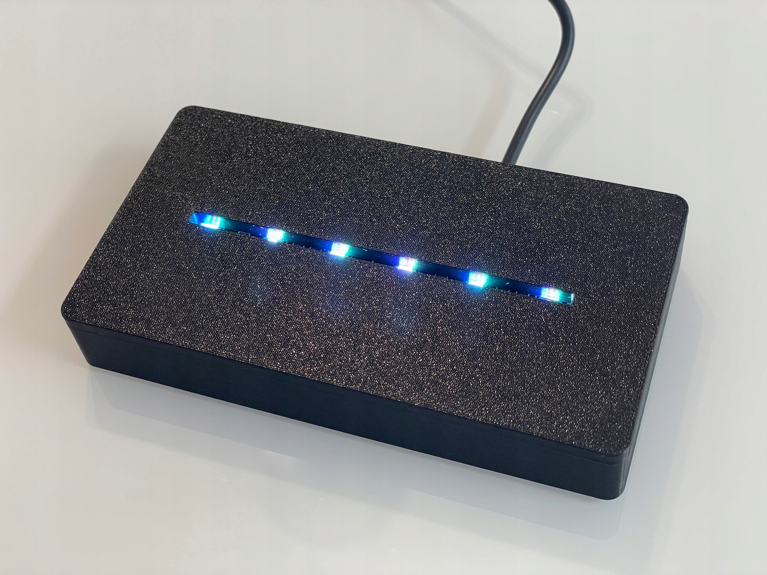 PODSTAWKA LED BAZA USB 3D STATUETKA KOLOROWA PILOT Typ uchwyt