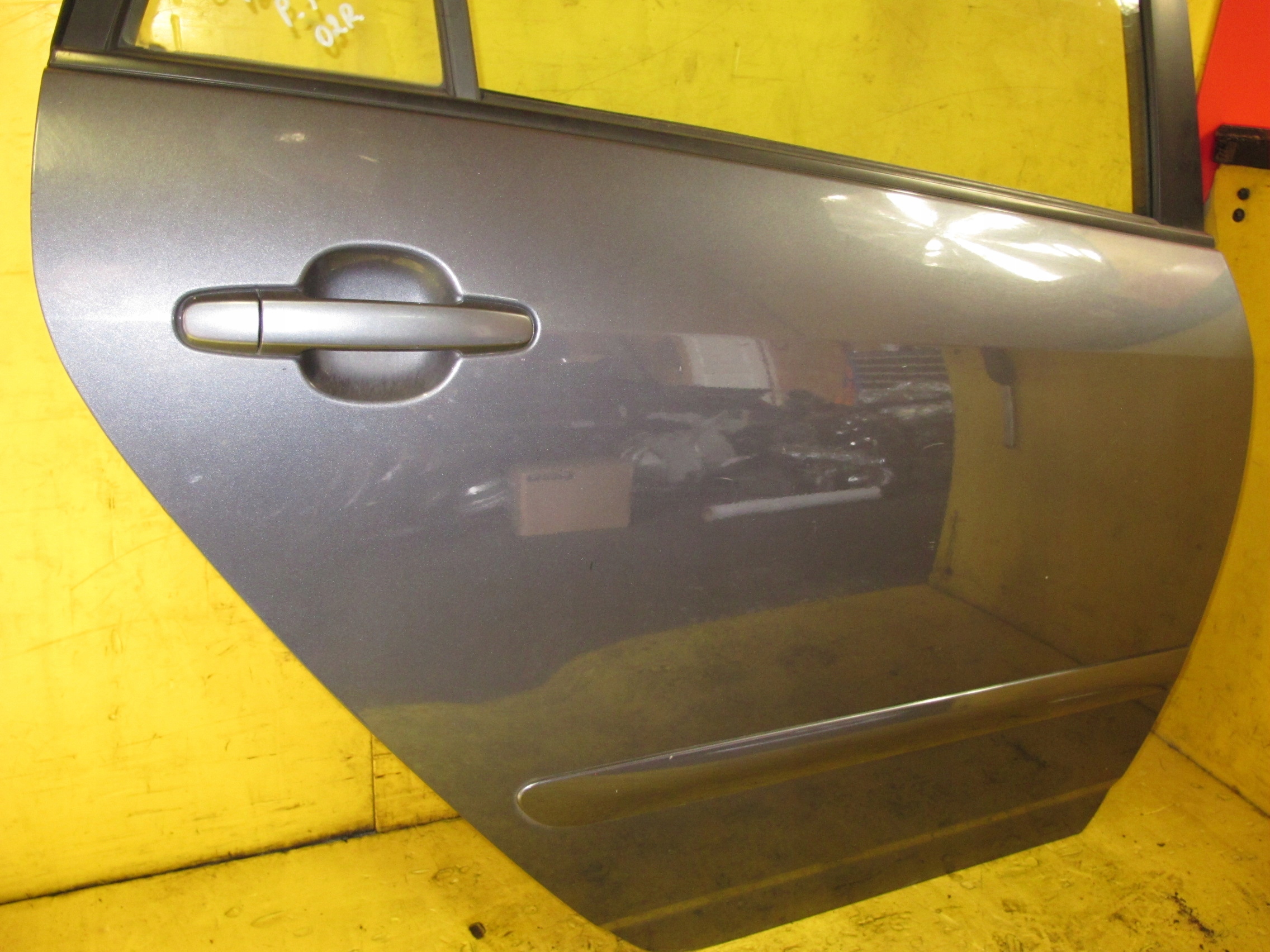 TOYOTA COROLLA VERSO E12 01-04 Tür rechts heck 8N6