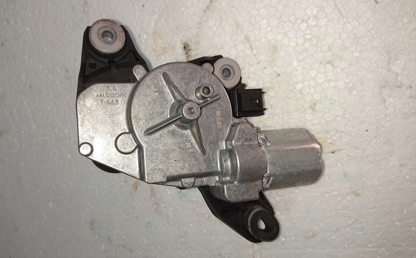 SILNICZEK WYCIERACZKI TYLNEJ Dacia 287108228R