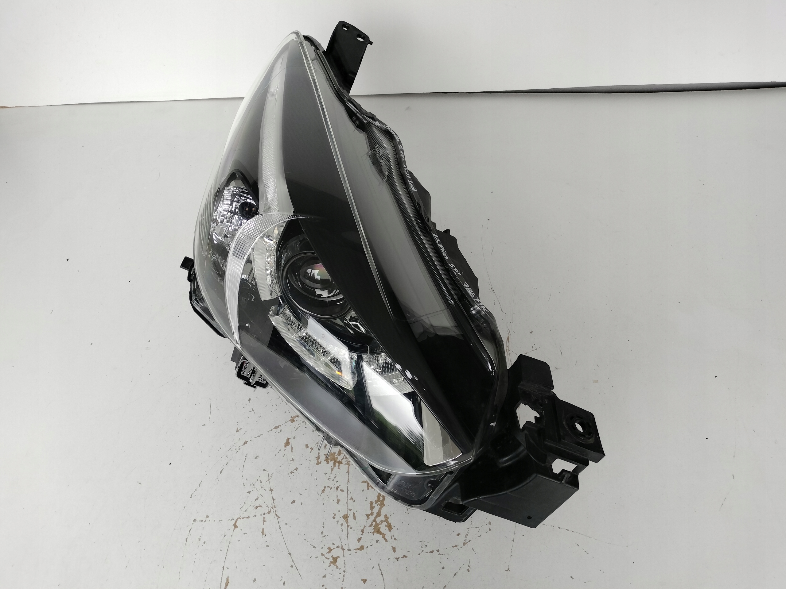 light right REFLEKTOR MAZDA 2 14- FULL LED 13 PIN