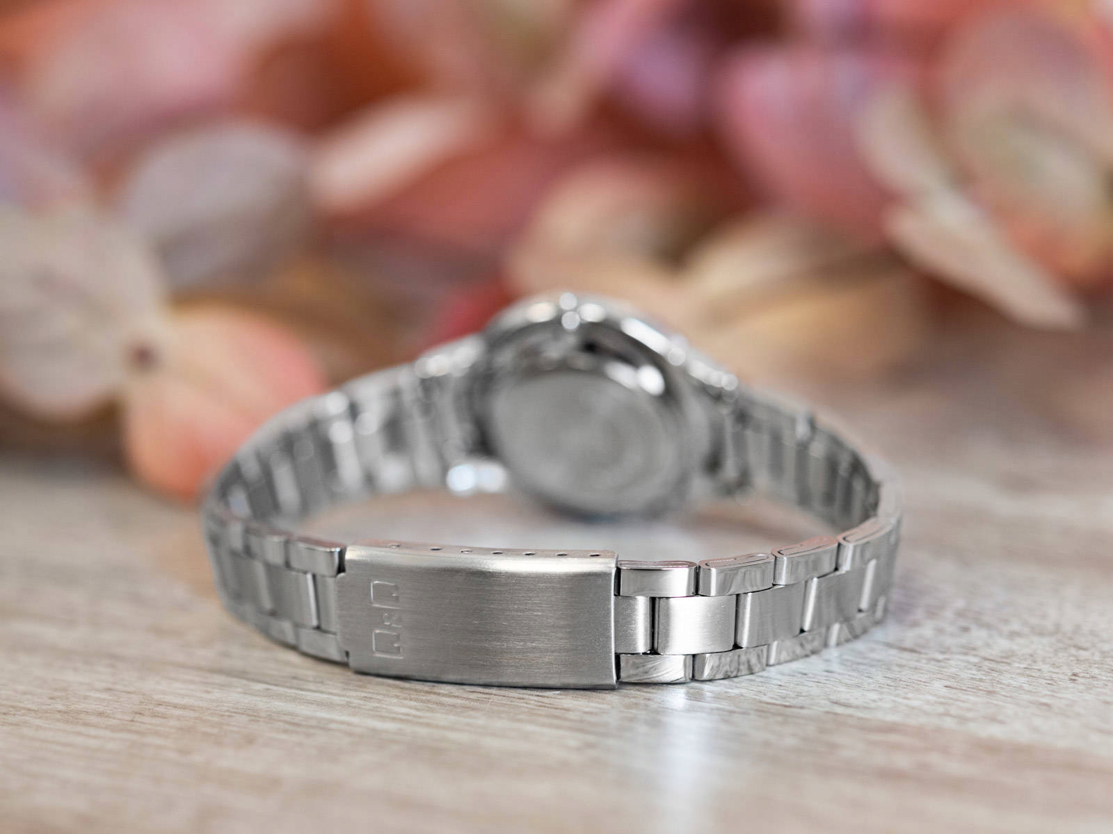 DAMSKI ZEGAREK QQ QZ01J204Y KLASYCZNY NA CO DZIEŃ Model Q&Q QZ01J204Y