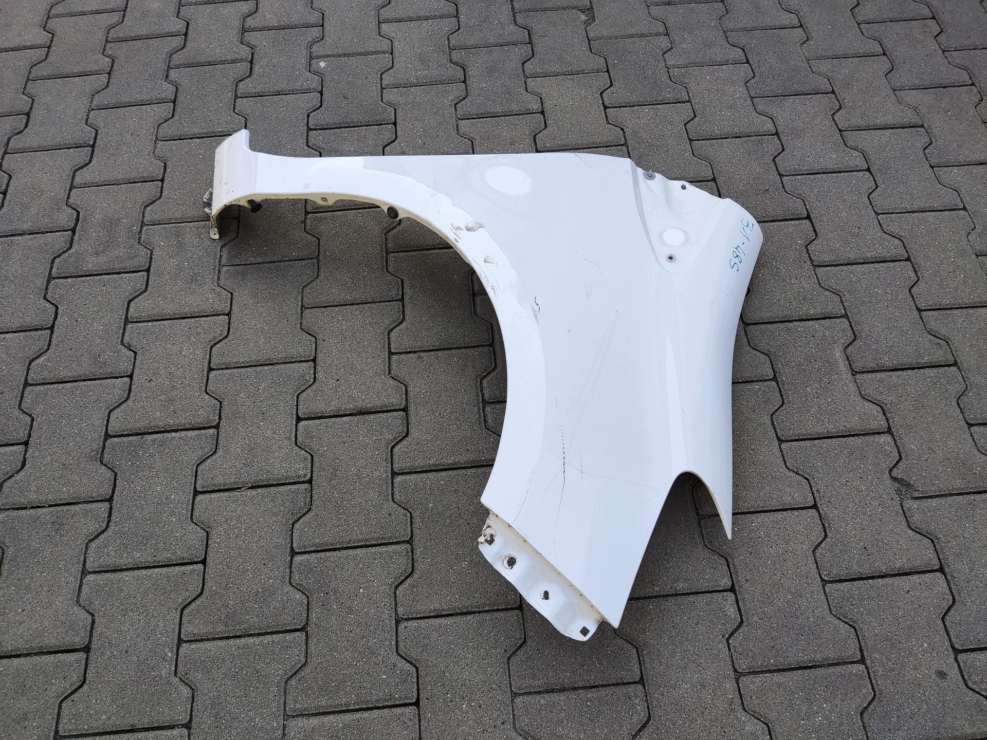 fender right front front TOYOTA YARIS III 2011-2014