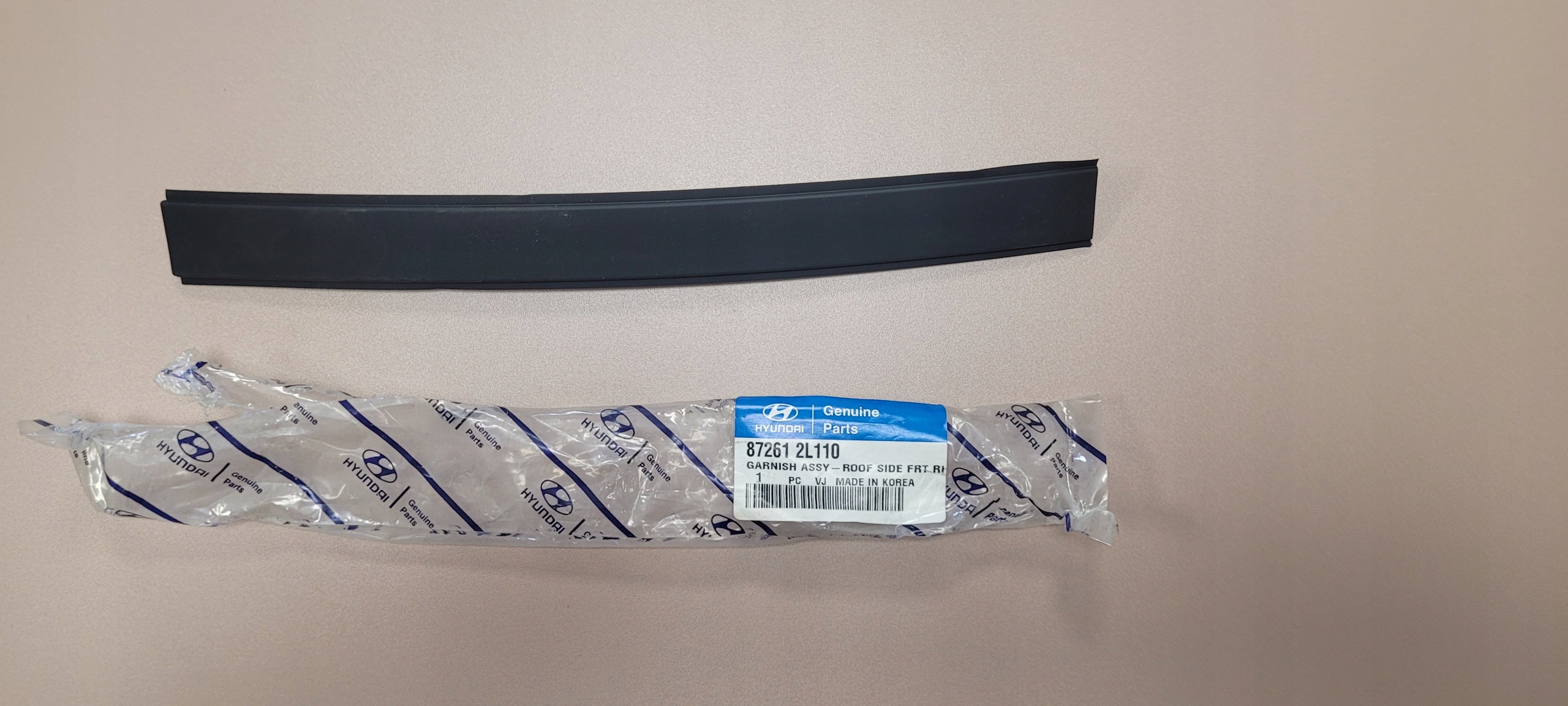 872612L110 - Накладка на крышу Hyundai i30CW 2006-12 правая передняя