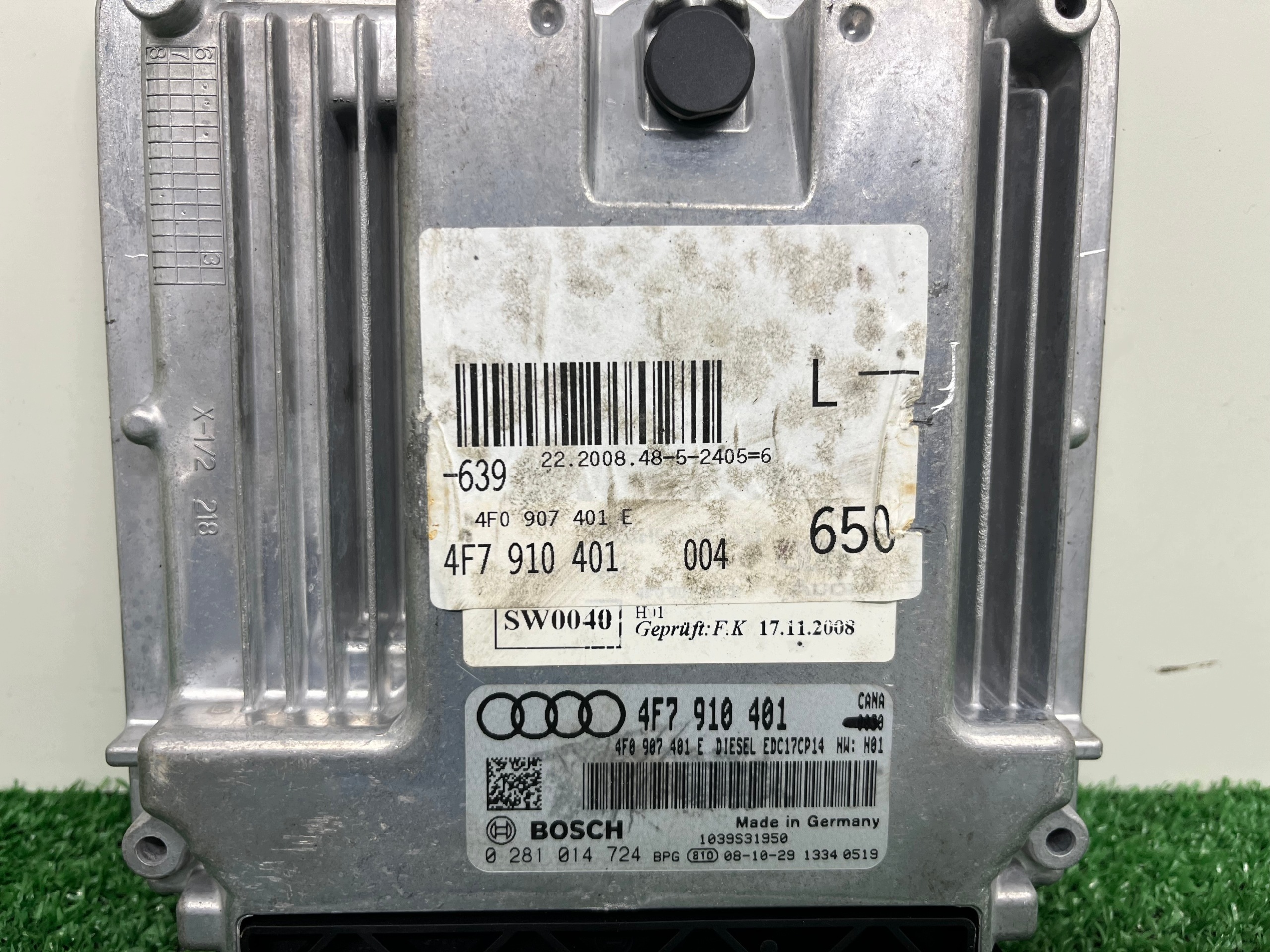 computer of the engine control unit AUDI A6-C6 4F9910401