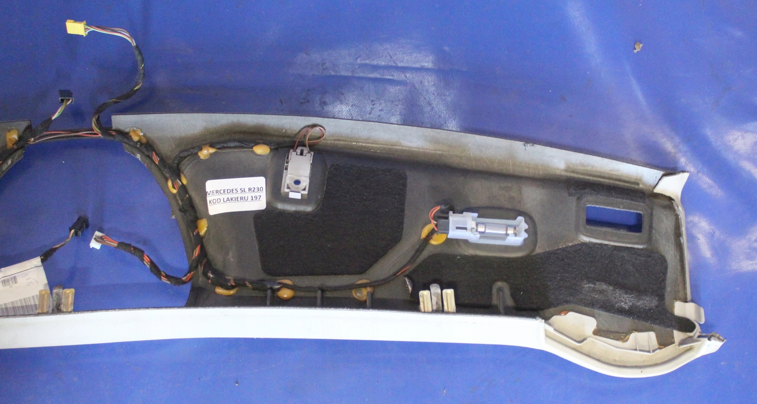 OSŁONA PODSUFITKI MERCEDES SL R230 A2305409707 Producent części Mercedes-Benz OE