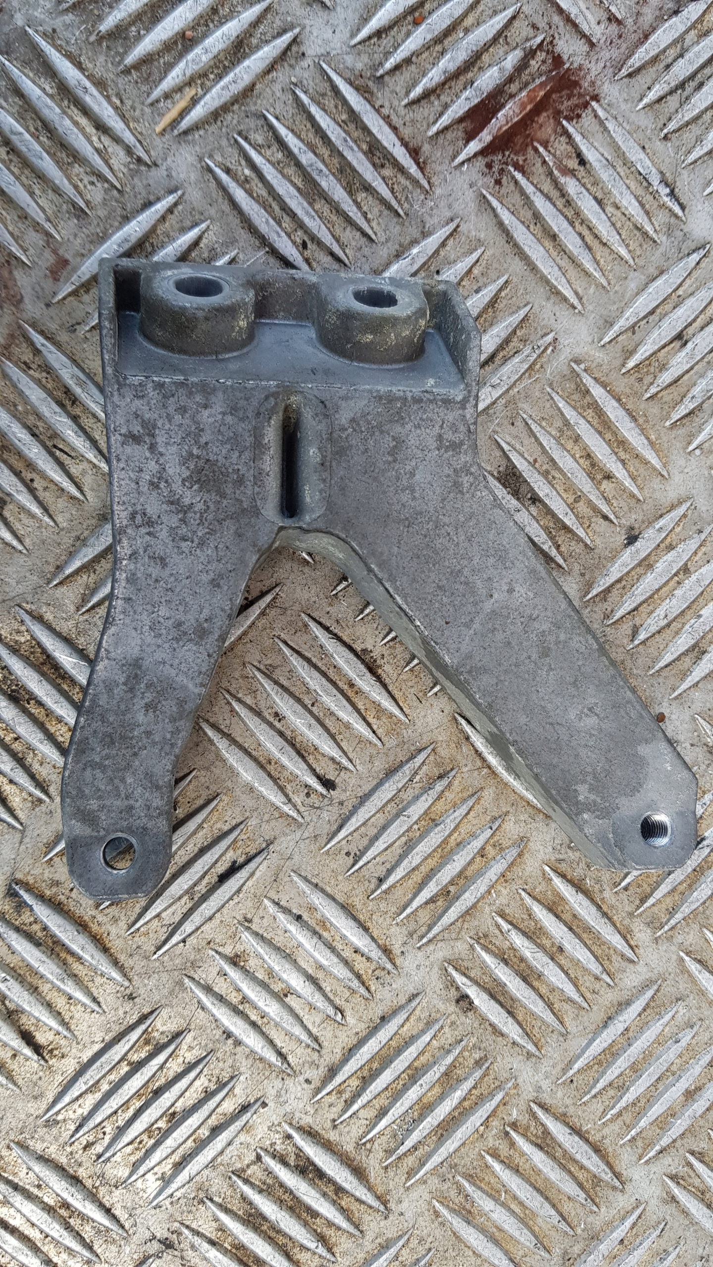 BMW E46 1.9 supporto staffa sinistro Motore