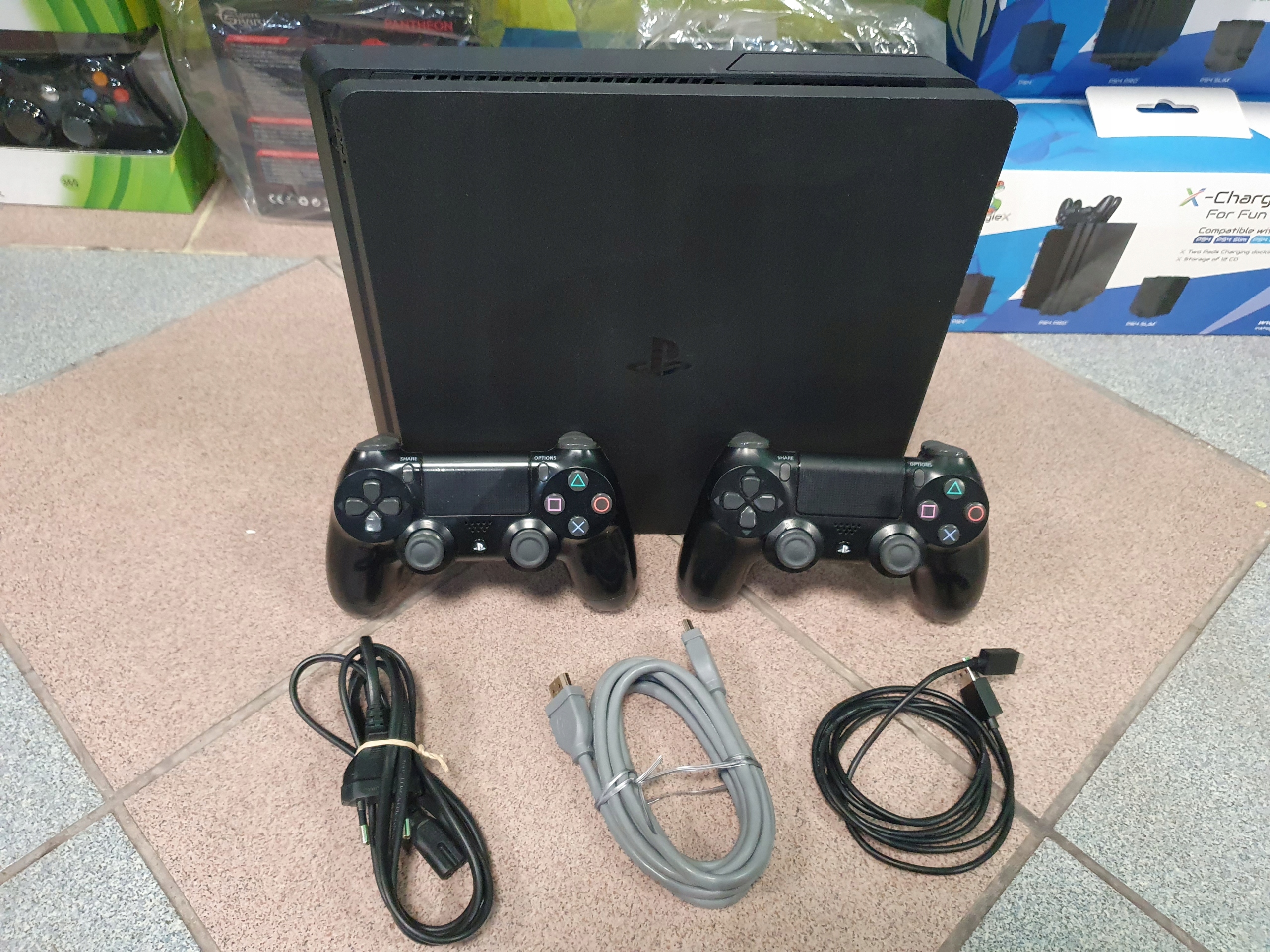 Amazon.co.jp: PlayStation 4 ジェット・ブラック 500GB (CUH