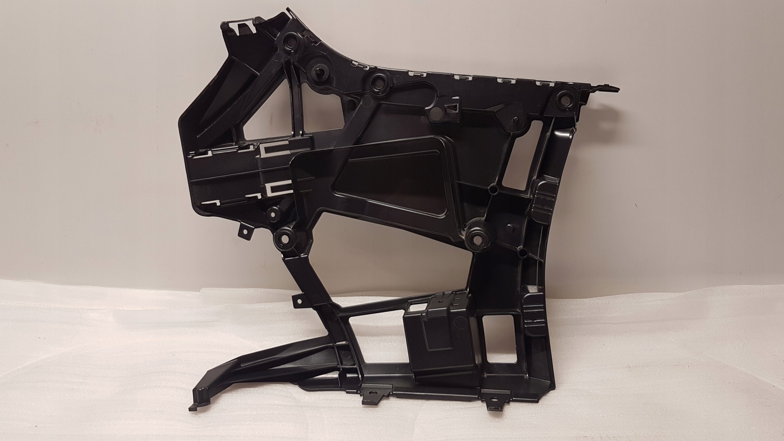 bumper bracket left rear part BMW 3 G20 7427967