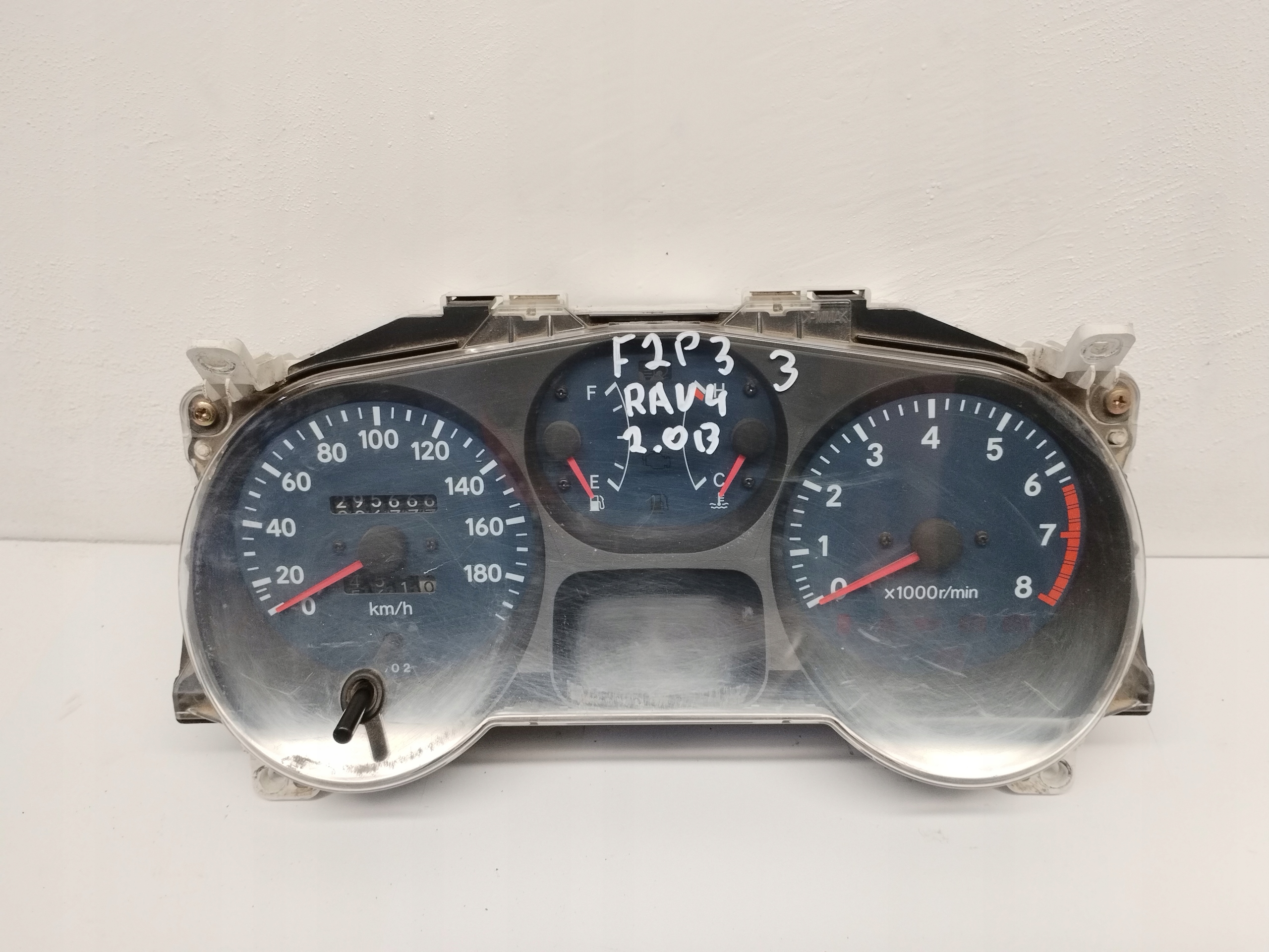 dials dials Toyota Rav4 2.0B 8301042120