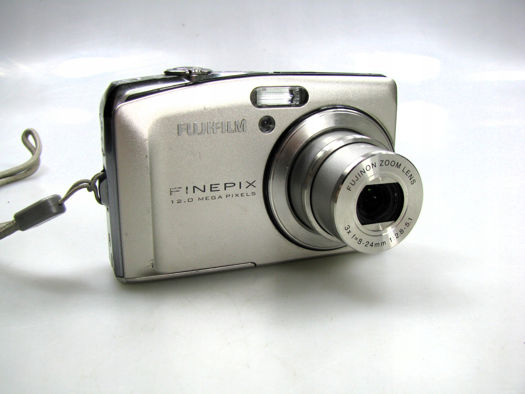 FUJIFILM デジタルカメラ FinePix (ファインピックス) F60fds シルバー FX-F60FDS 6g7v4d0 Amazon | FUJIFILM デジタルカメラ FinePix(ファインピックス