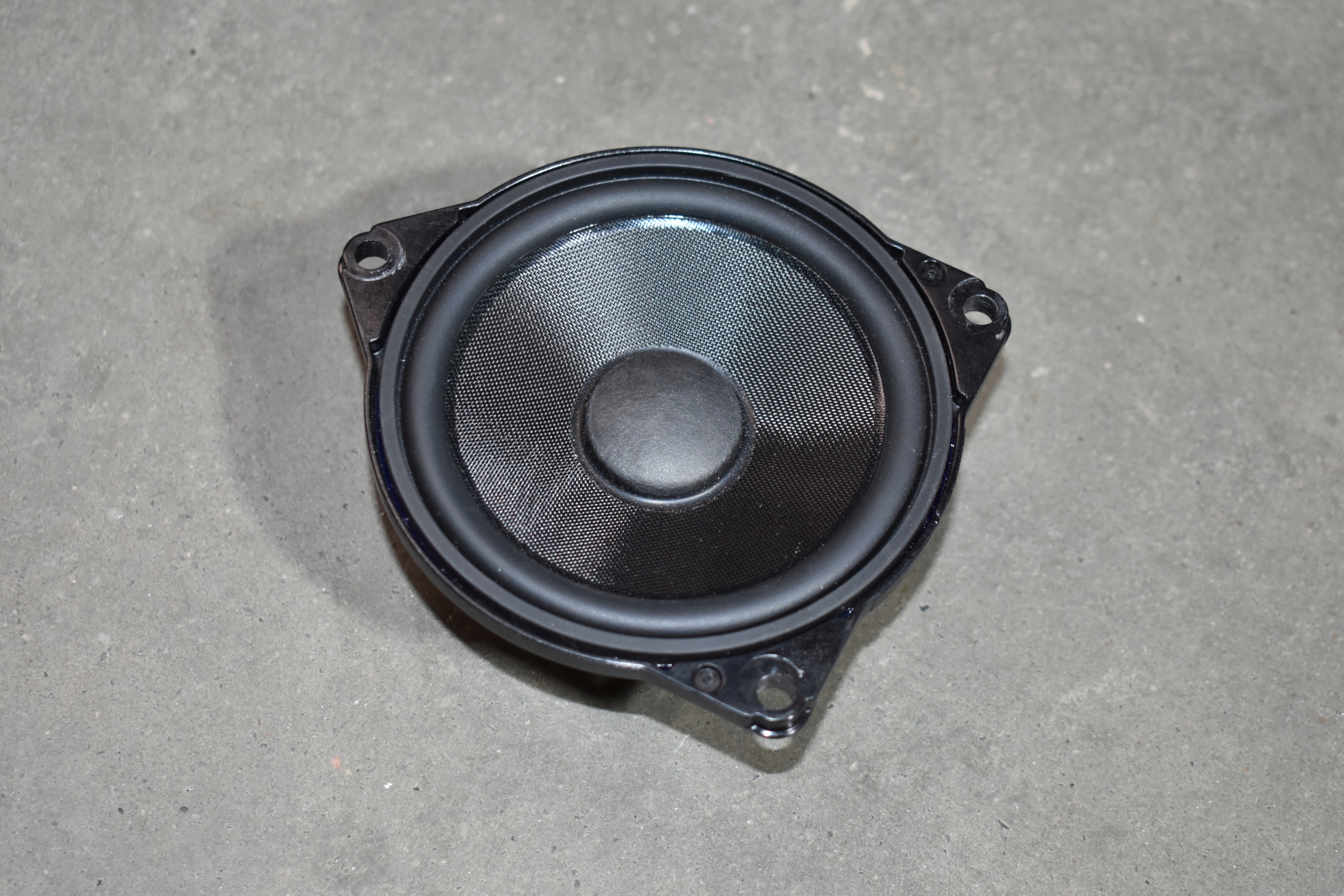 IDEALNY speaker BOWERS WILKINS BMW G70 1