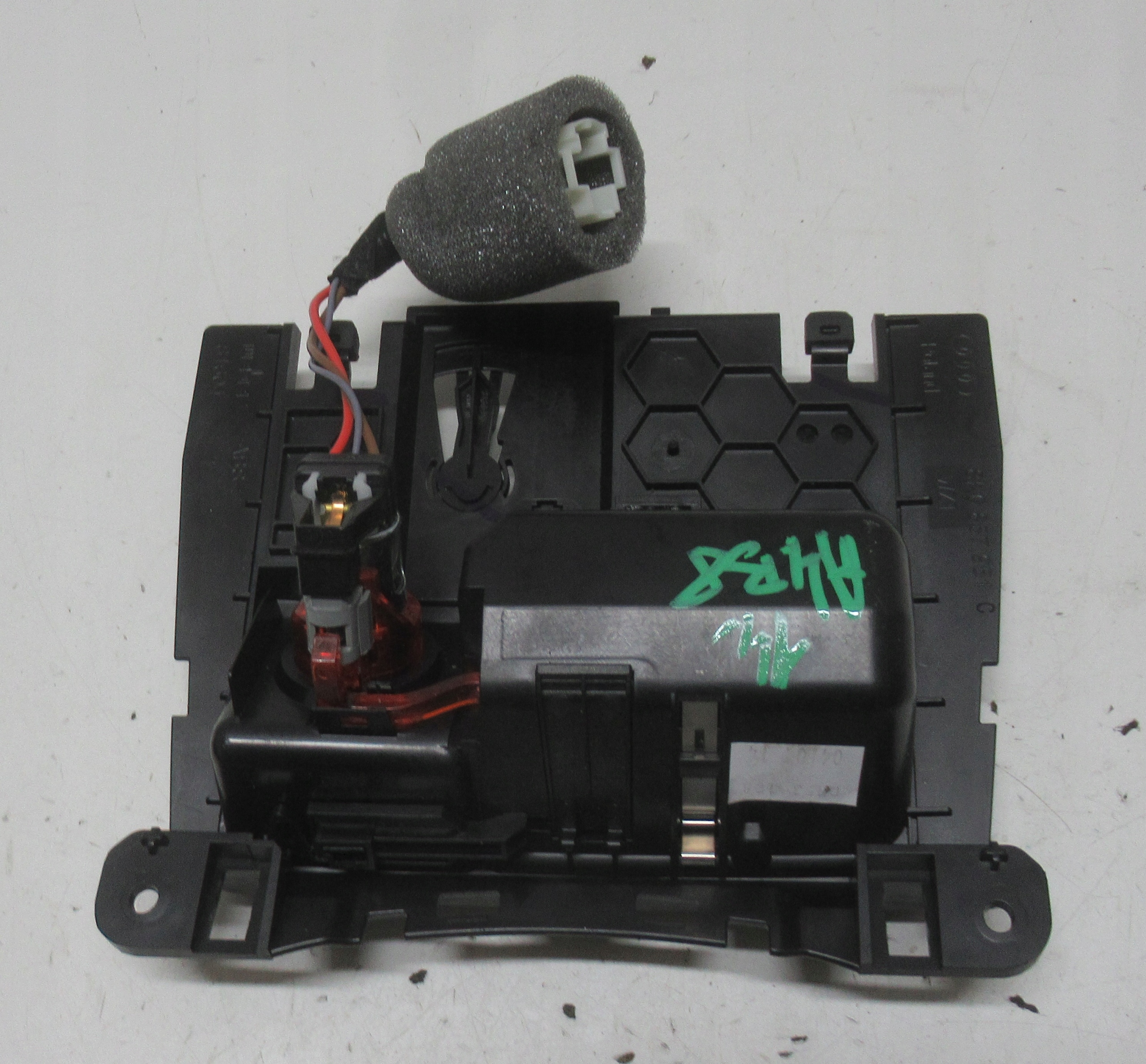 AUDI A4 B8 KOMBI 14R Cendrier 8K0857951C