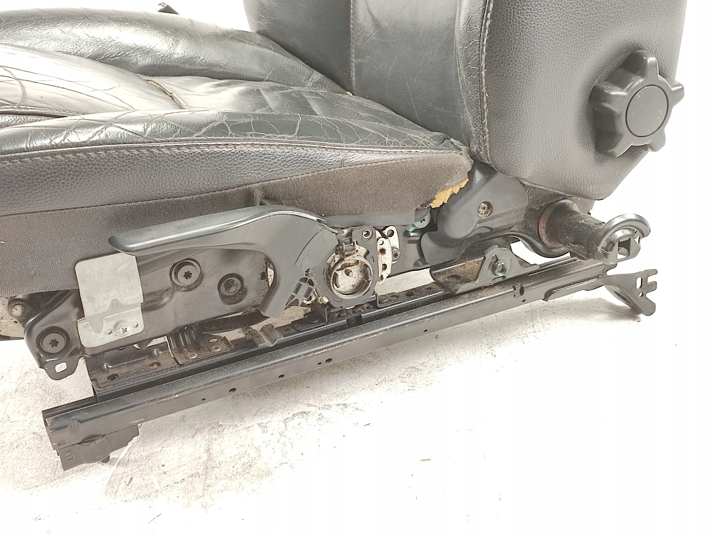 seat left front - sitting place driver´s - VOLVO XC90 and EUROPA 2002-...