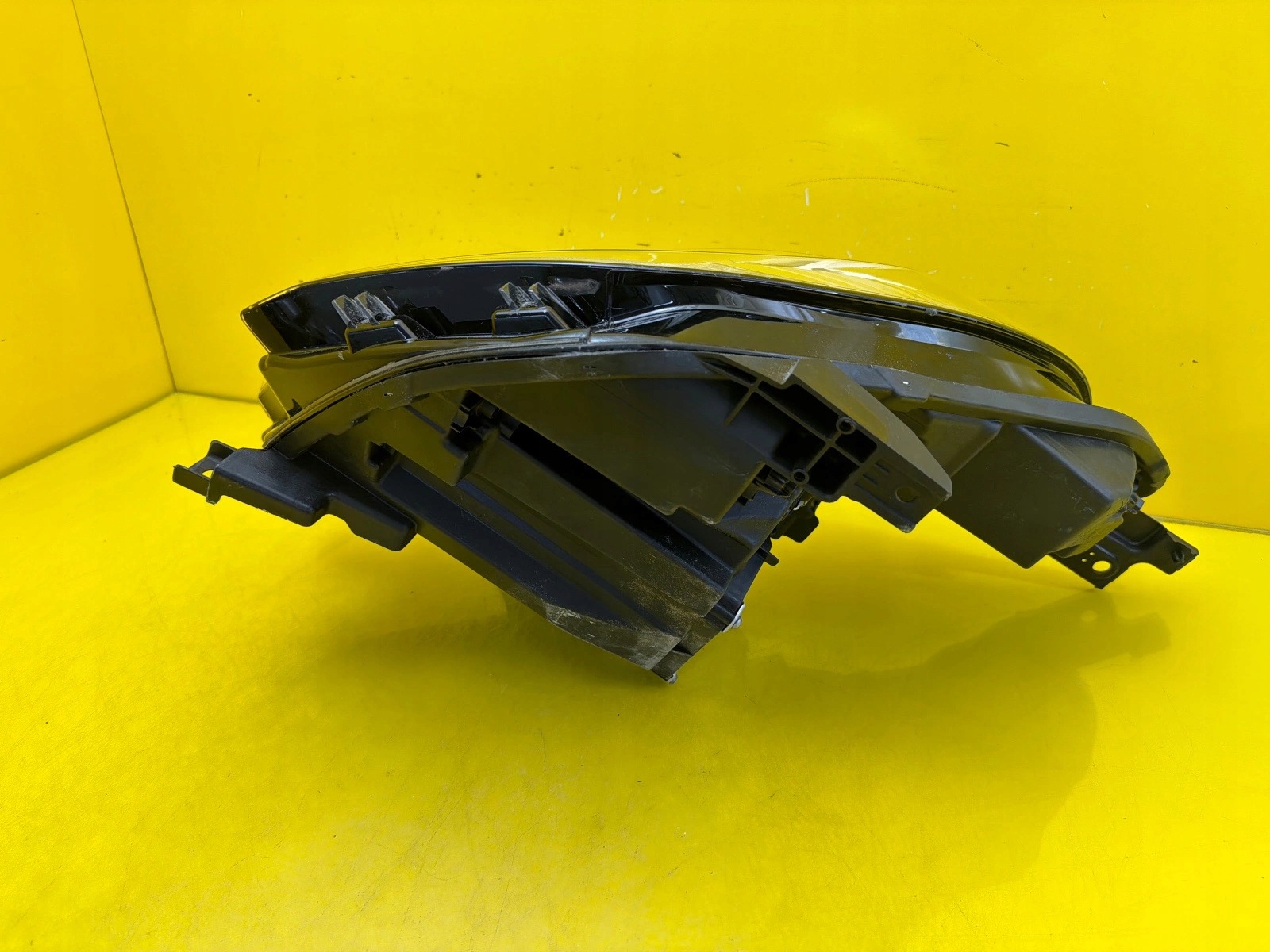 light left front Renault Captur II Full Led 260608054R