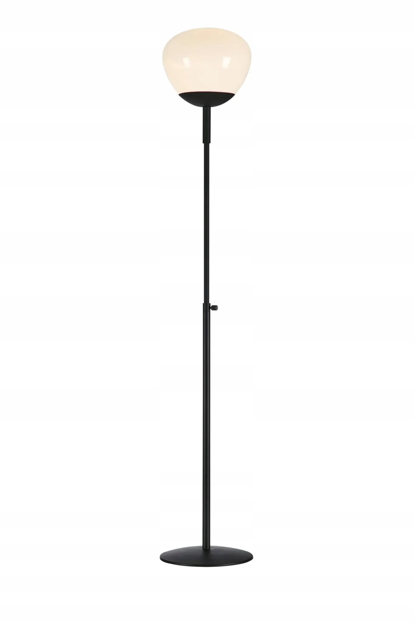 Markslöjd Rise stojaca lampa čierna